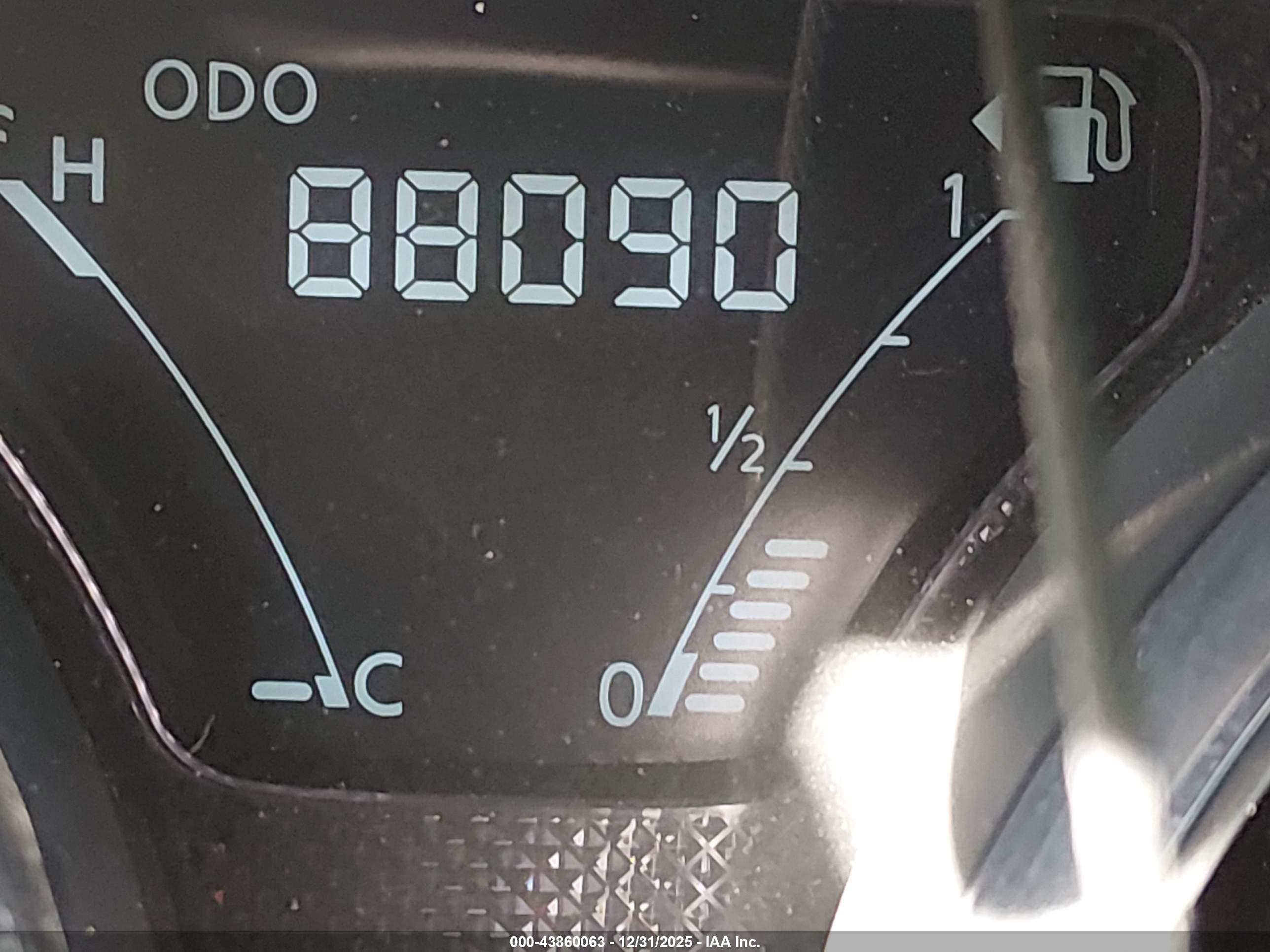 NISSAN VERSA image 7