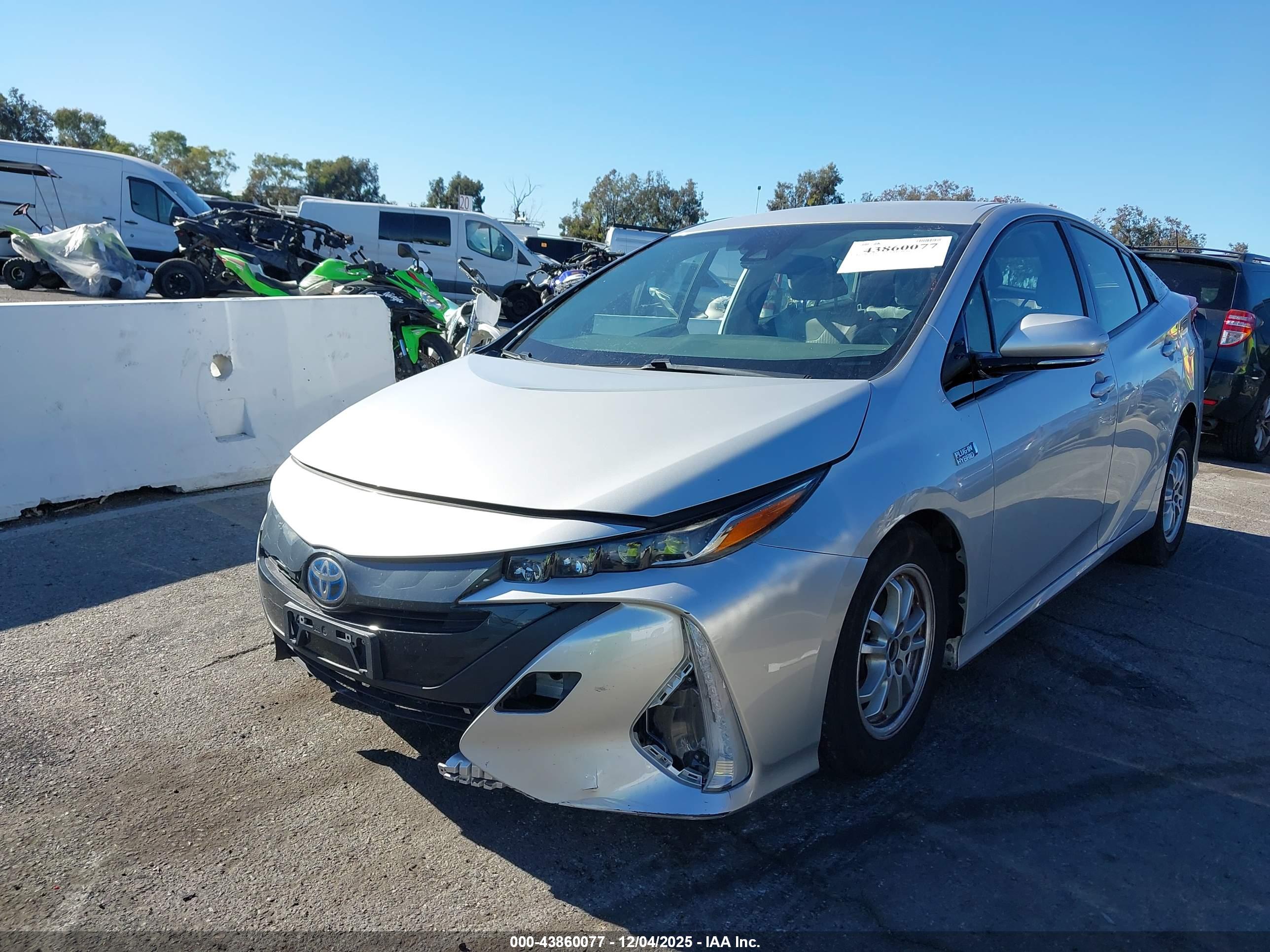 TOYOTA PRIUS image 2