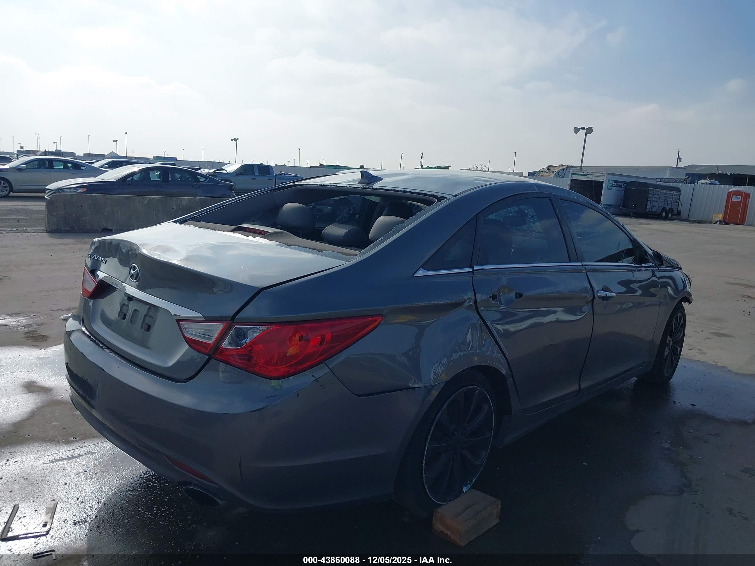 HYUNDAI SONATA image 4
