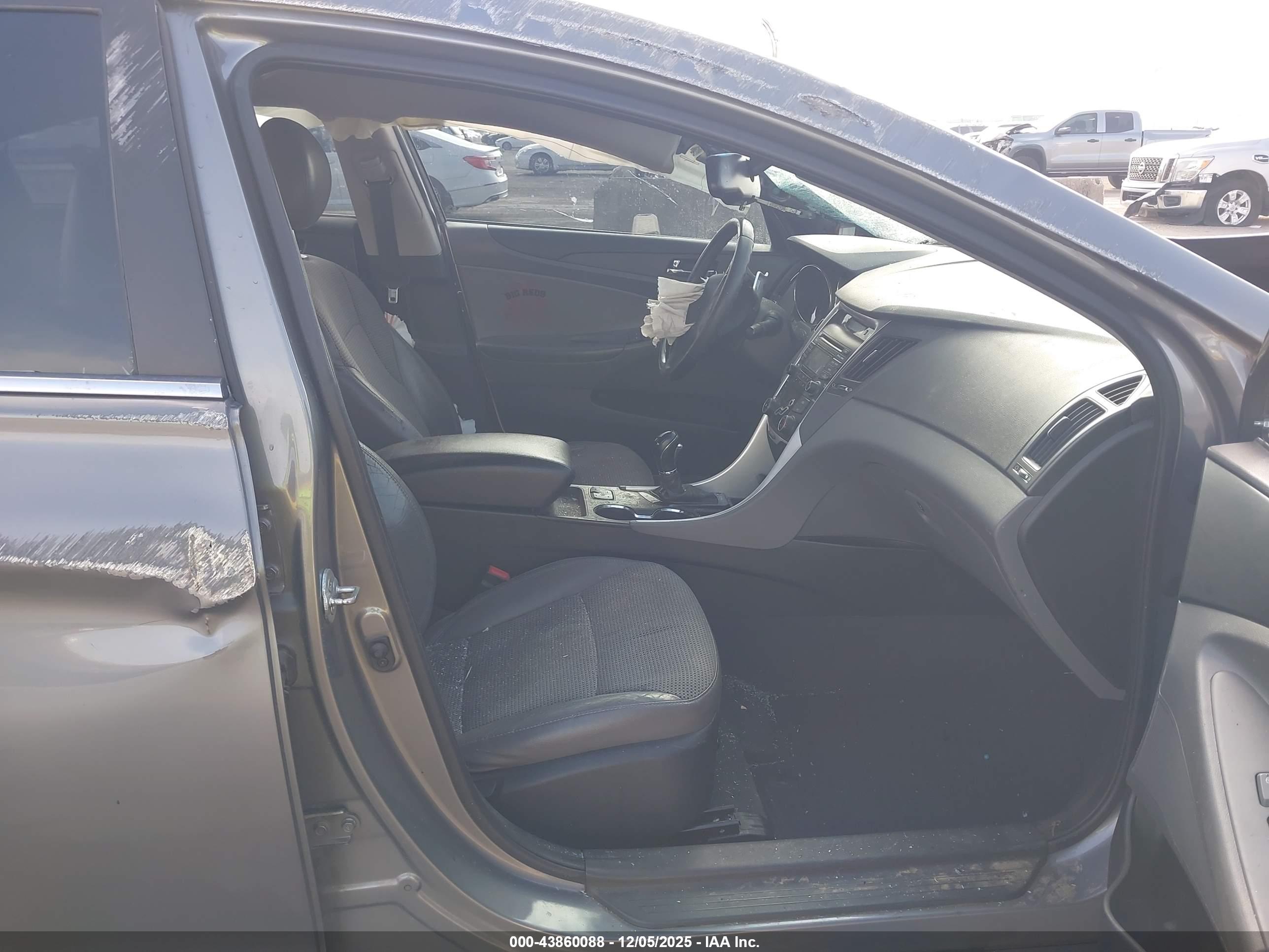 HYUNDAI SONATA image 5