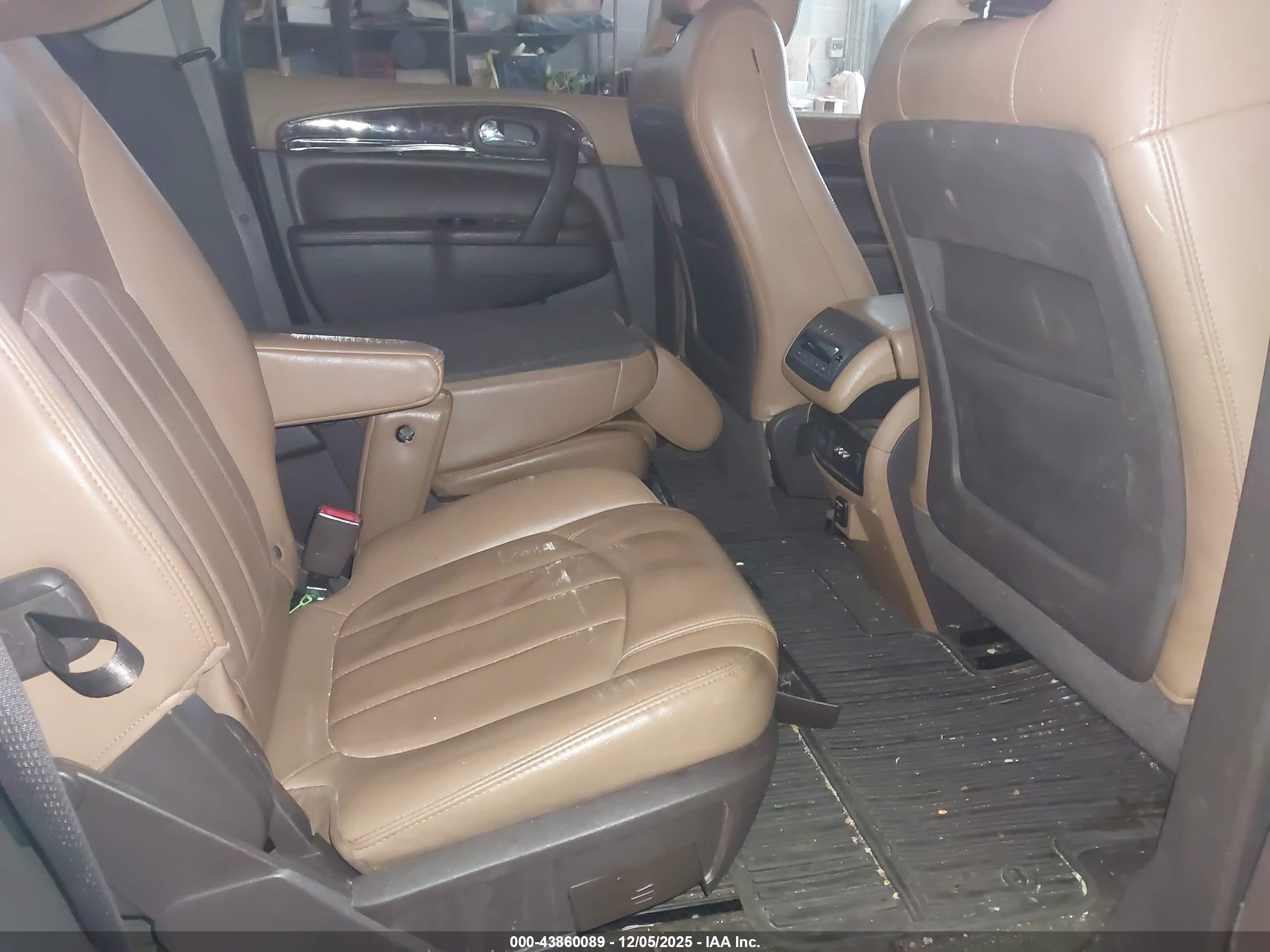BUICK ENCLAVE image 8