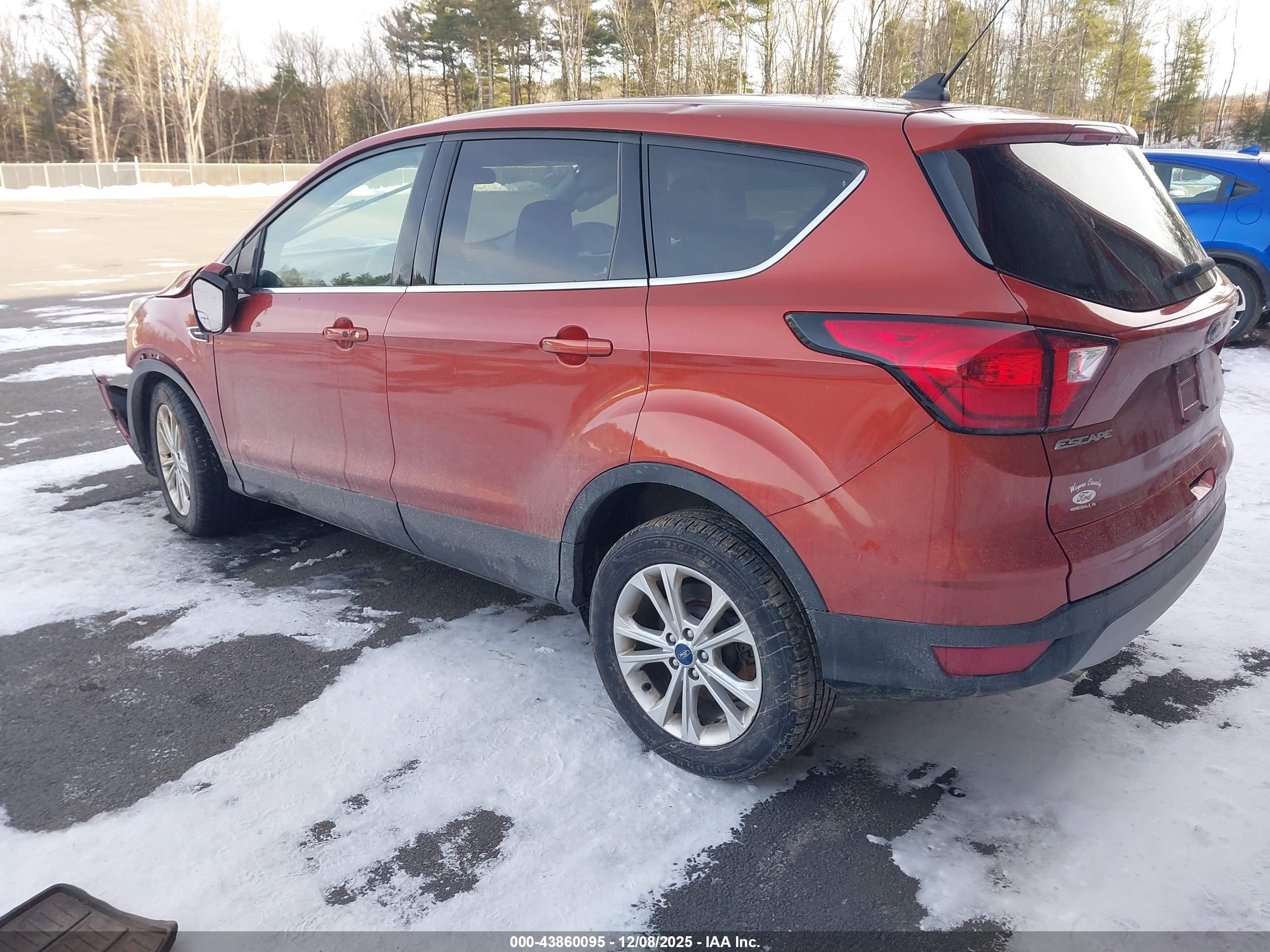 FORD ESCAPE image 3