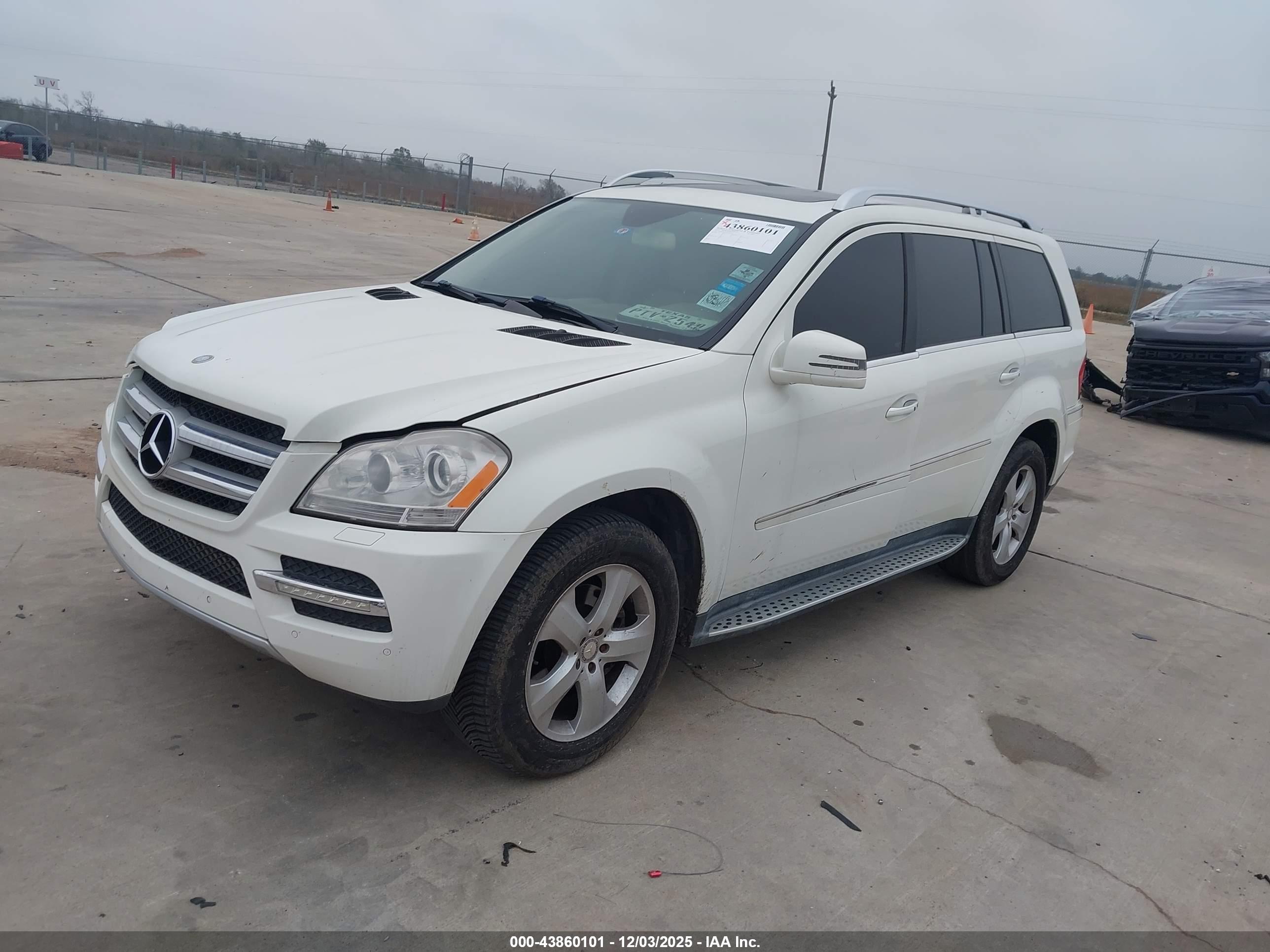 MERCEDES-BENZ GL image 2