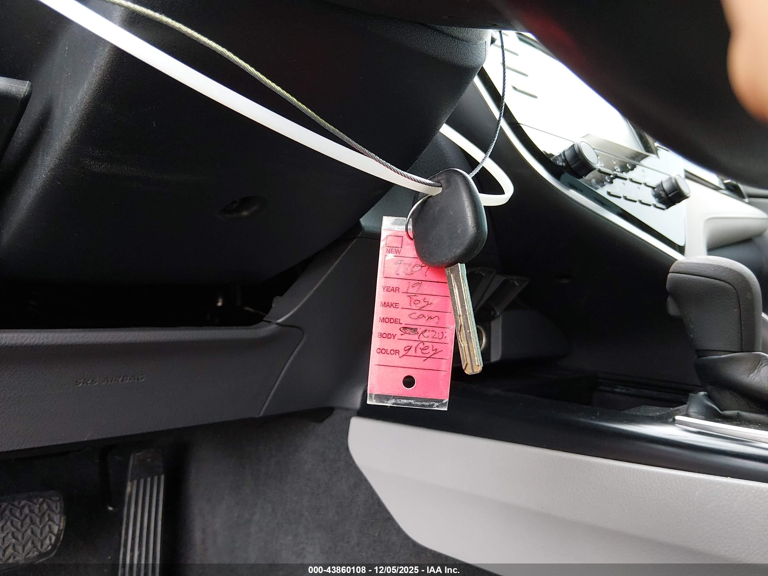 TOYOTA CAMRY image 11