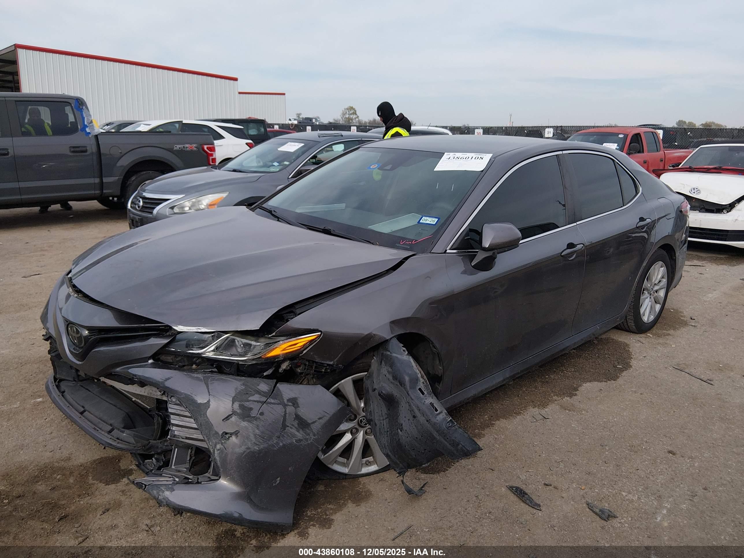 TOYOTA CAMRY image 2