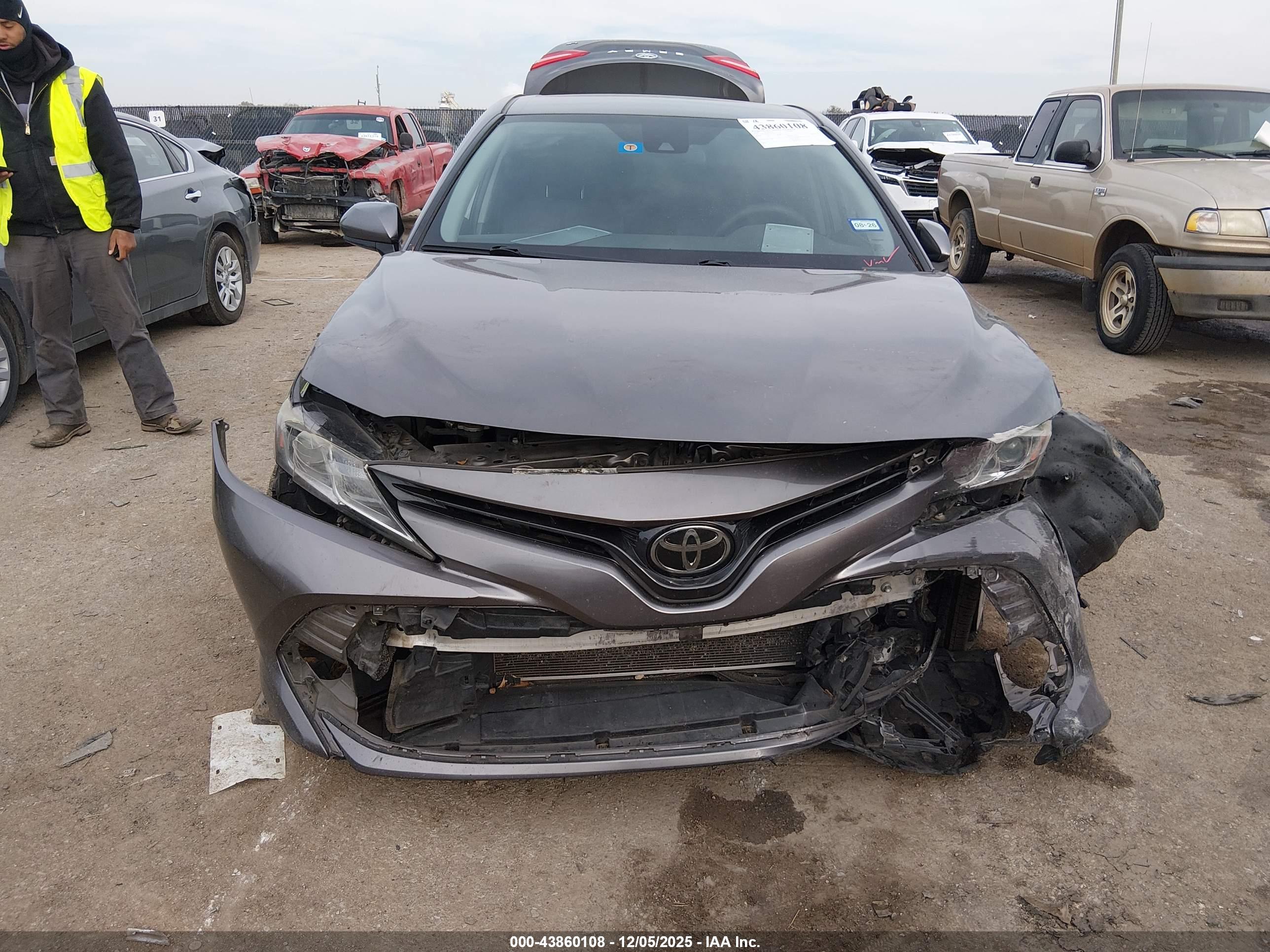 TOYOTA CAMRY image 6