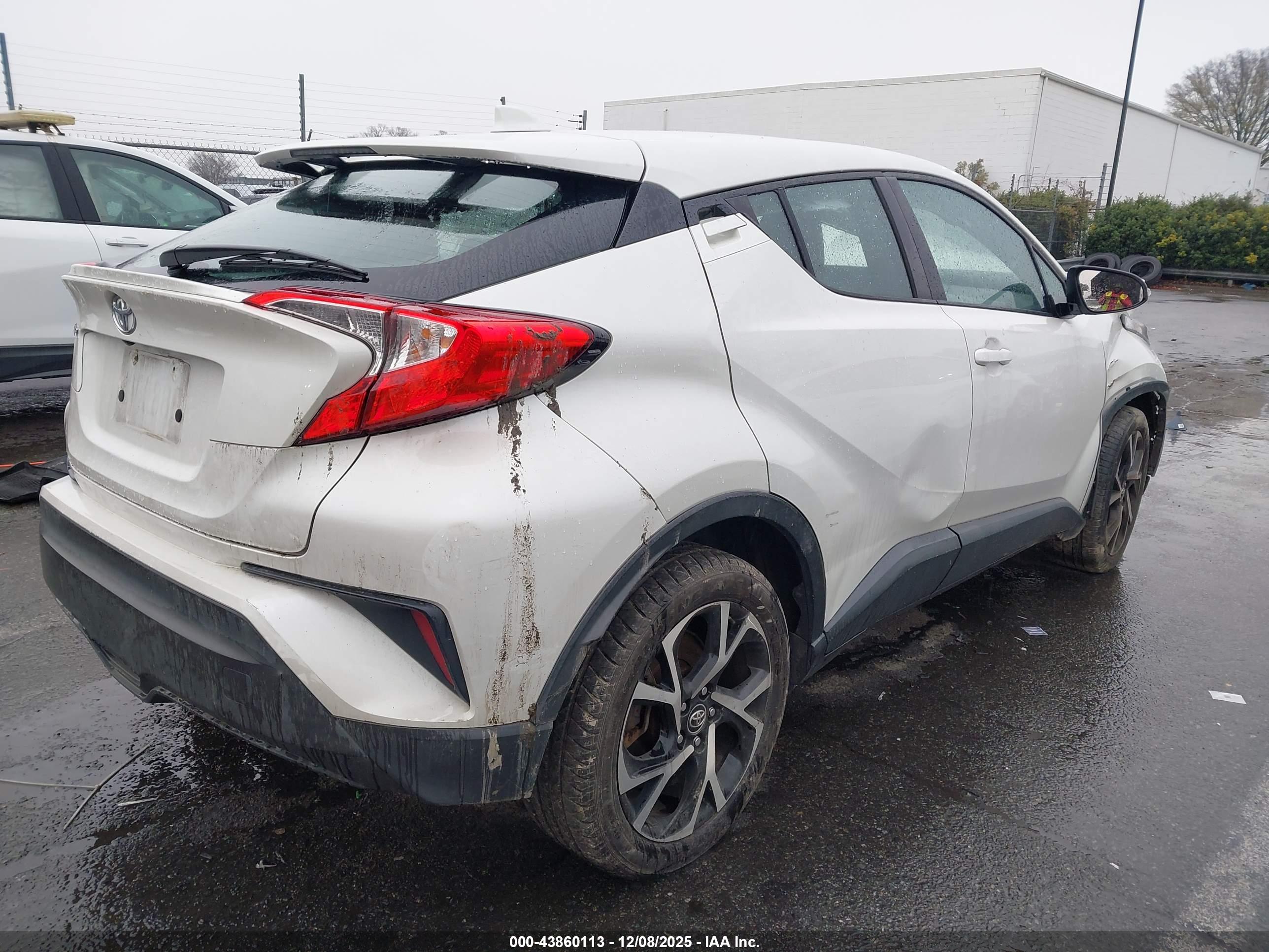 TOYOTA C-HR image 4