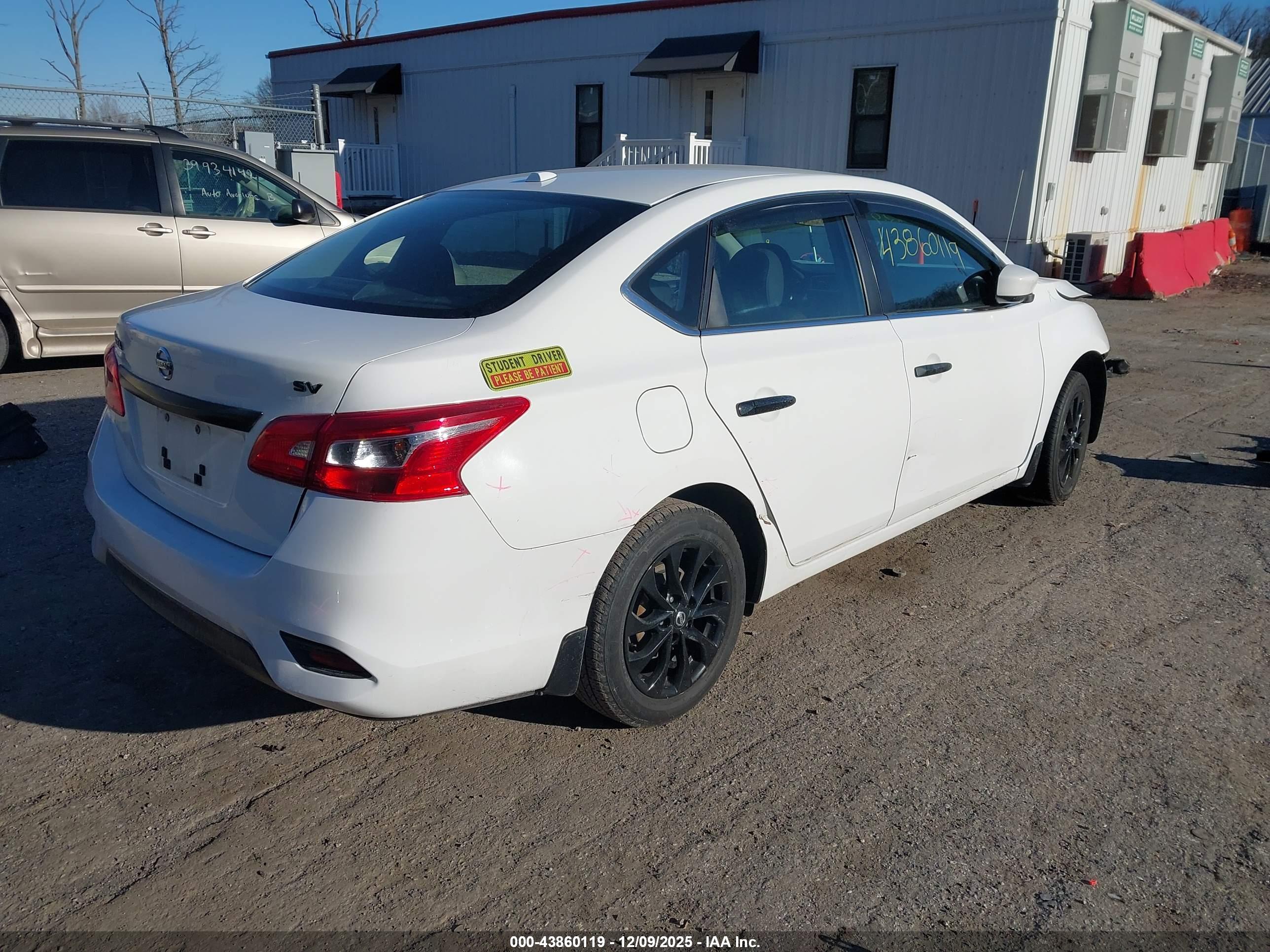 NISSAN SENTRA image 4