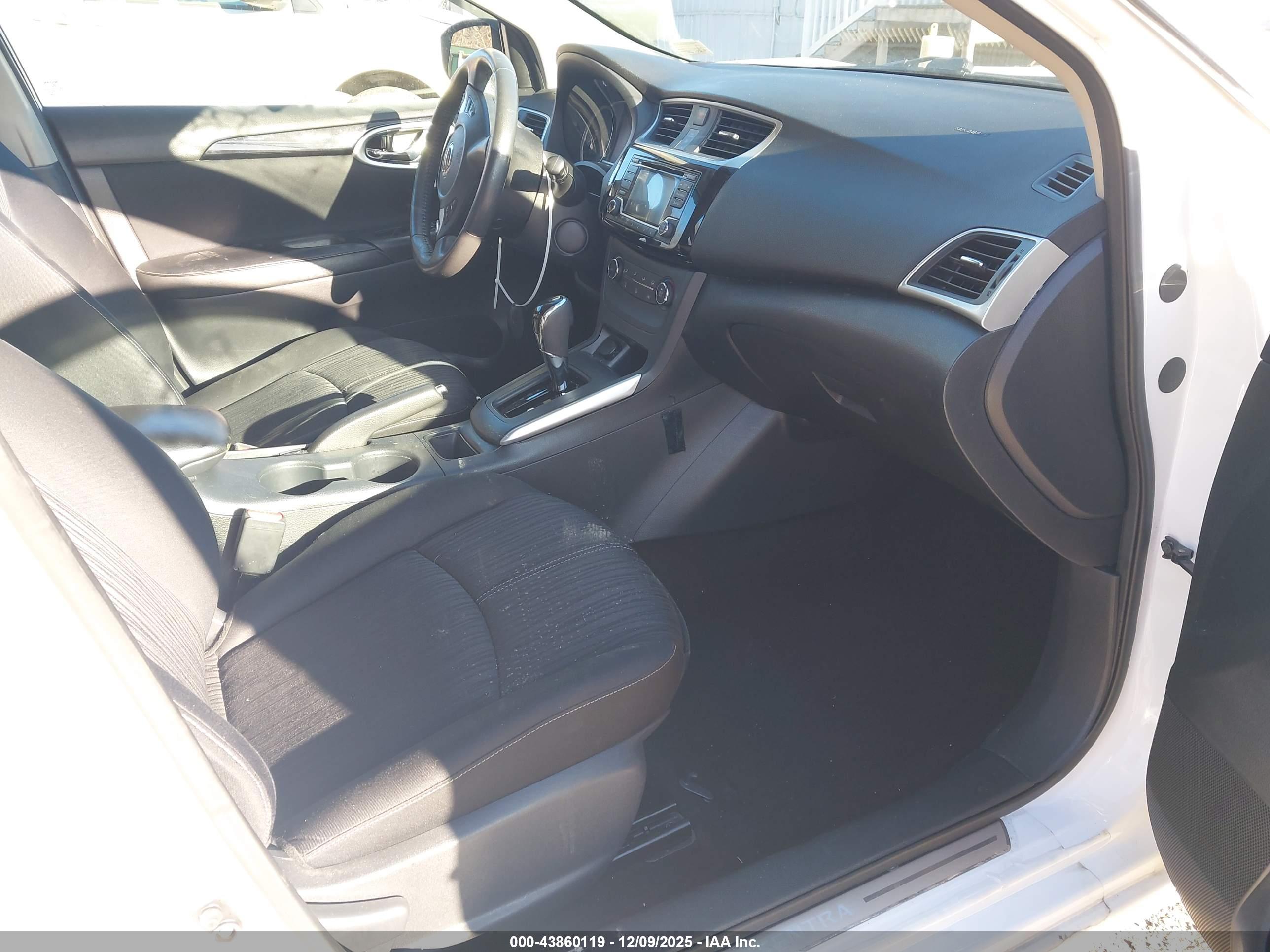 NISSAN SENTRA image 5