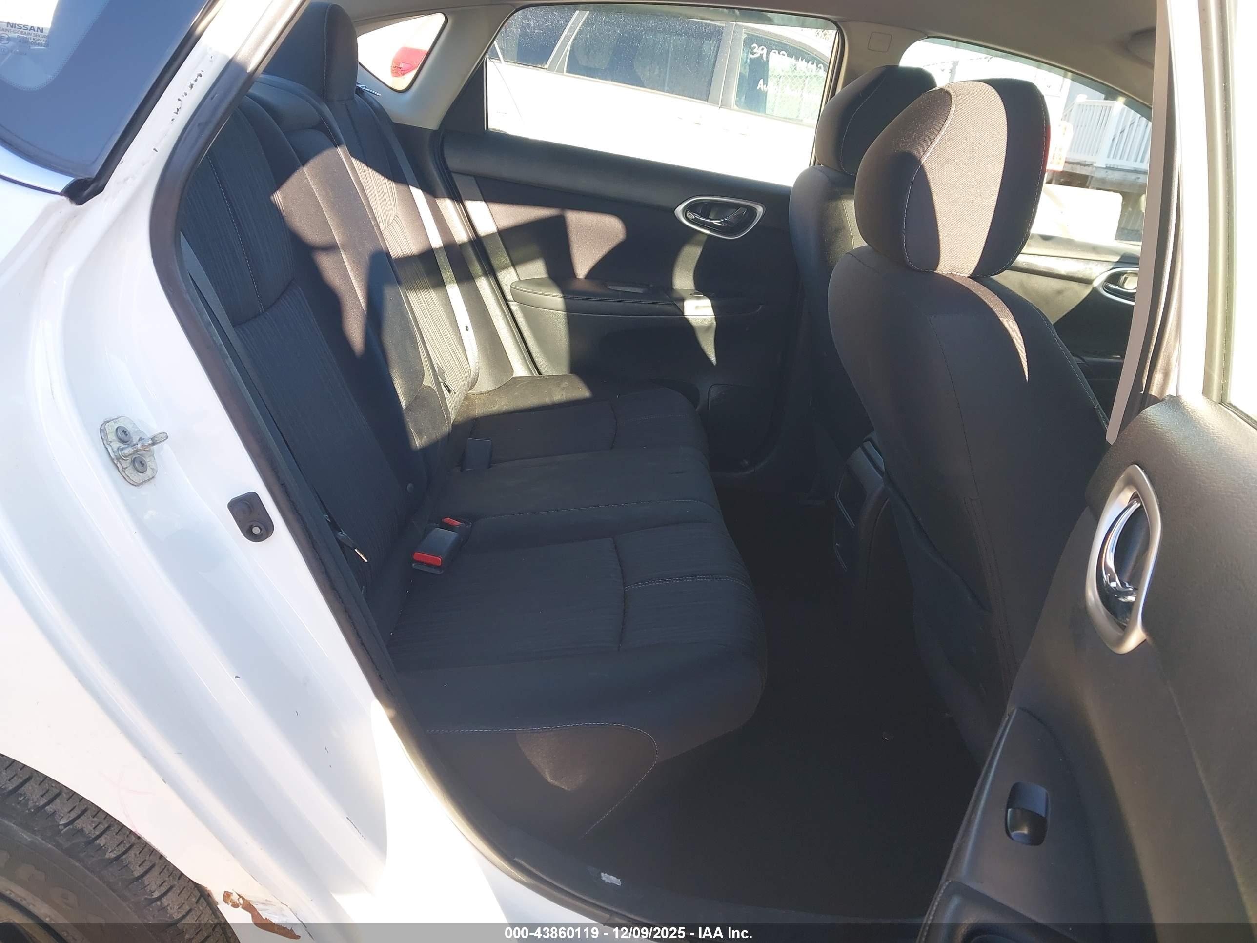 NISSAN SENTRA image 8