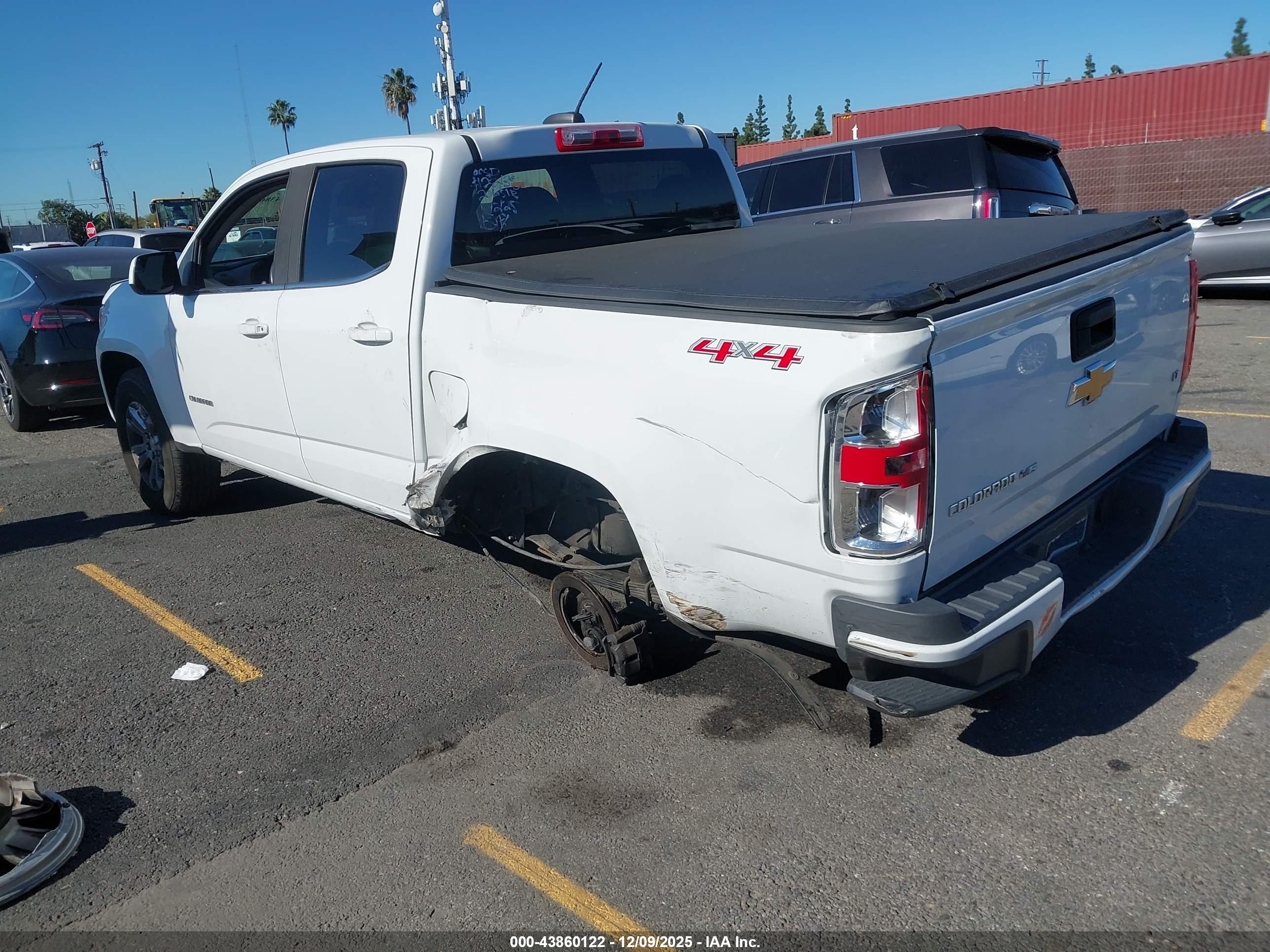 CHEVROLET COLORADO image 3