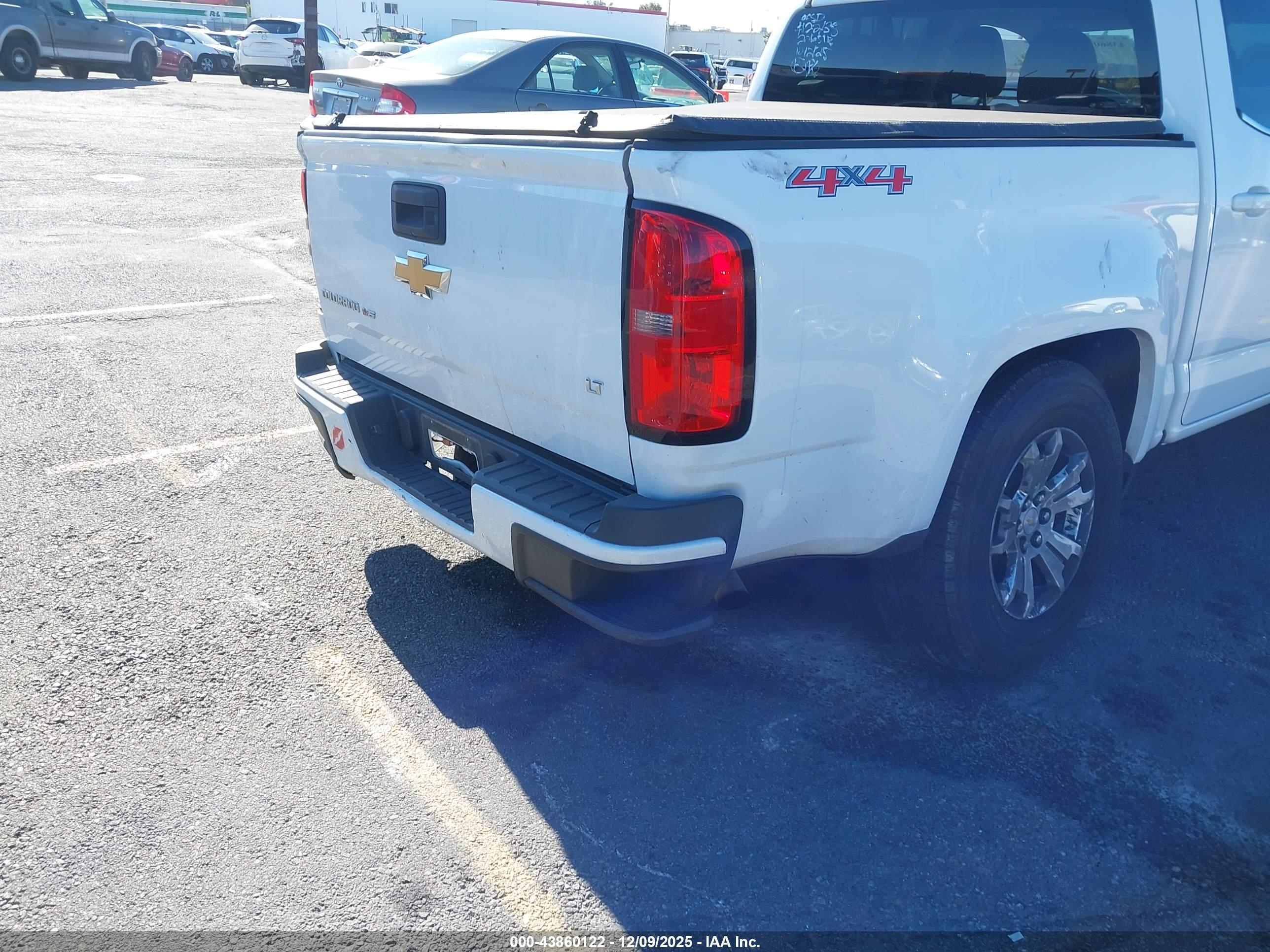 CHEVROLET COLORADO image 4