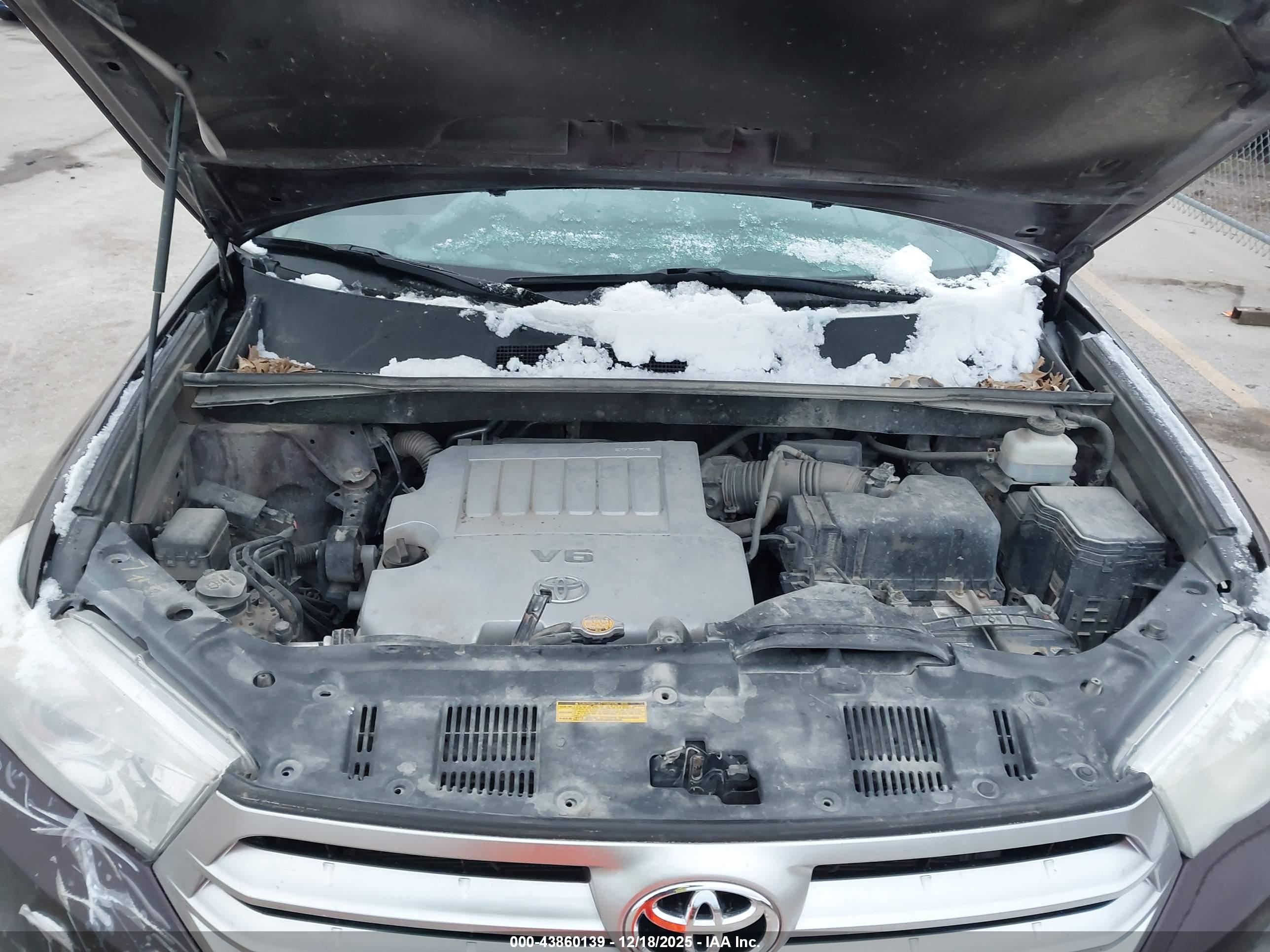 TOYOTA HIGHLANDER image 10