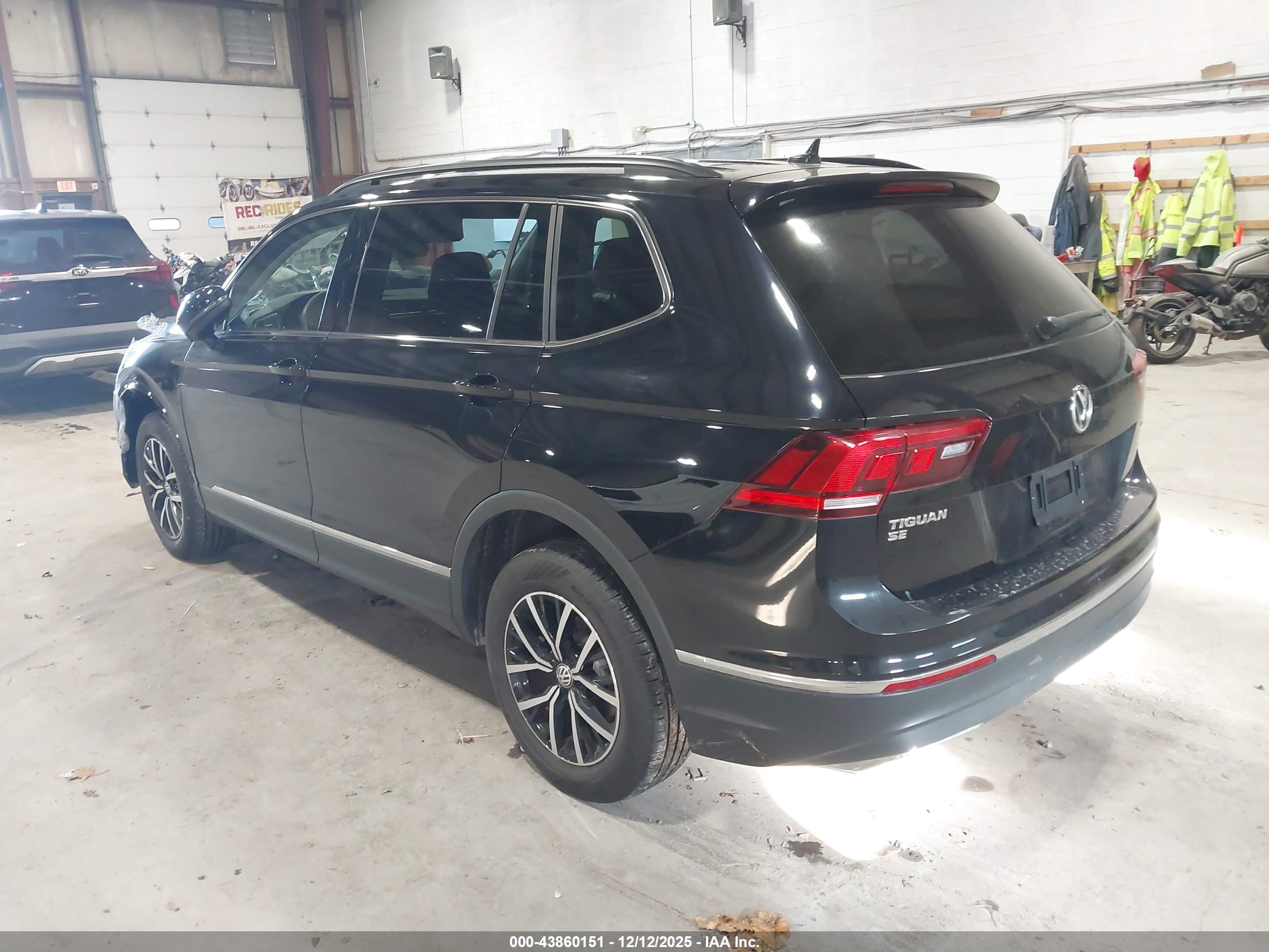 VOLKSWAGEN TIGUAN image 3