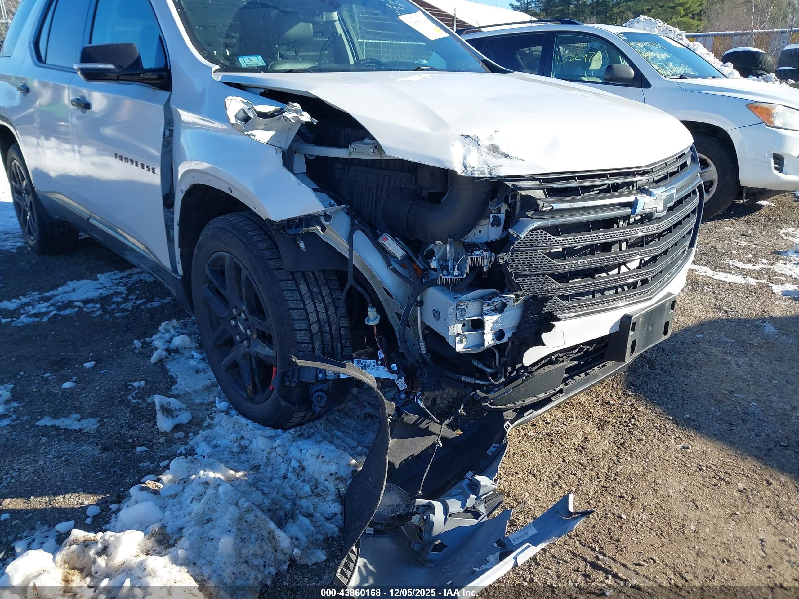 CHEVROLET TRAVERSE image 6