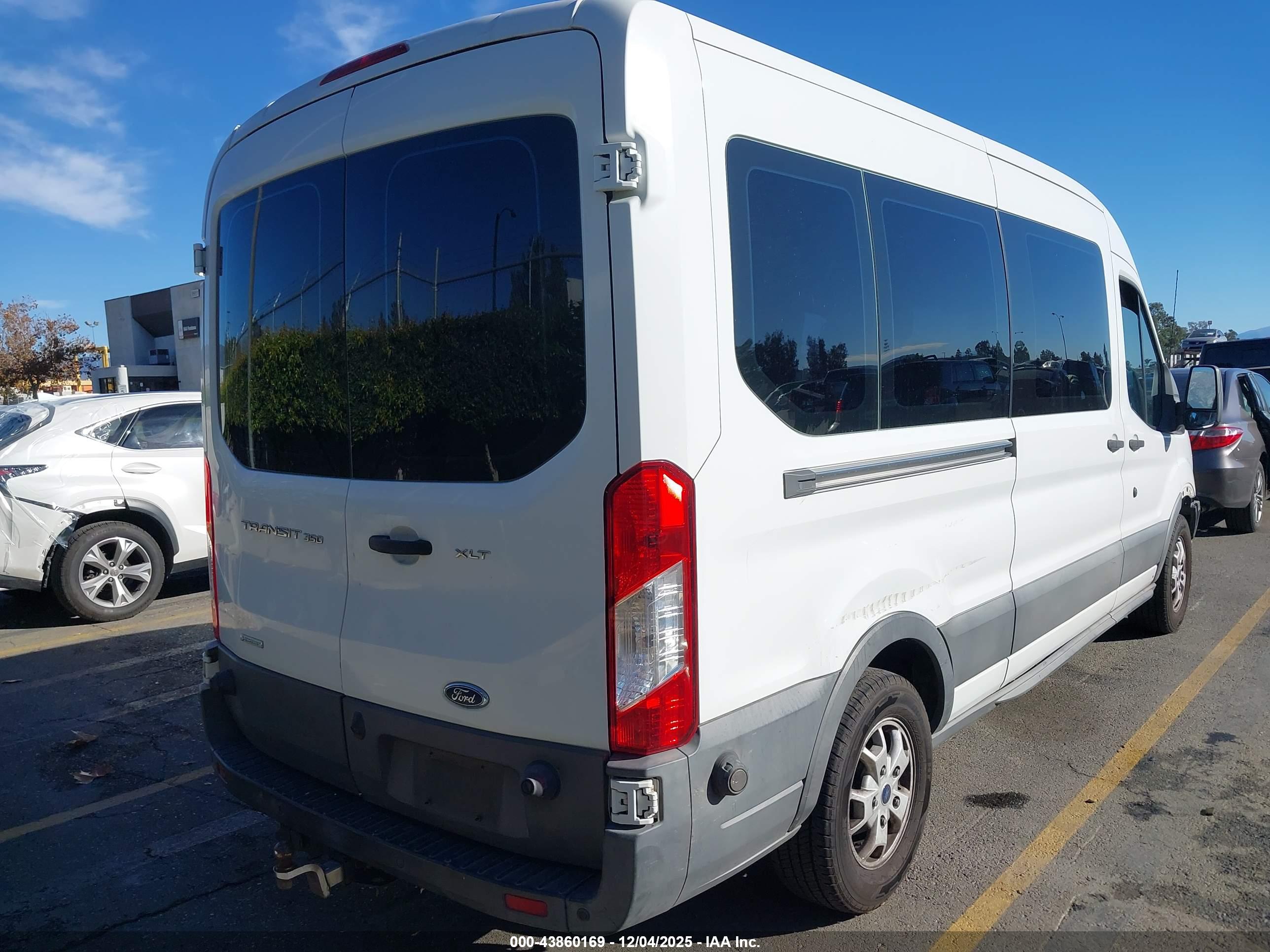 FORD TRANSIT-350 image 4