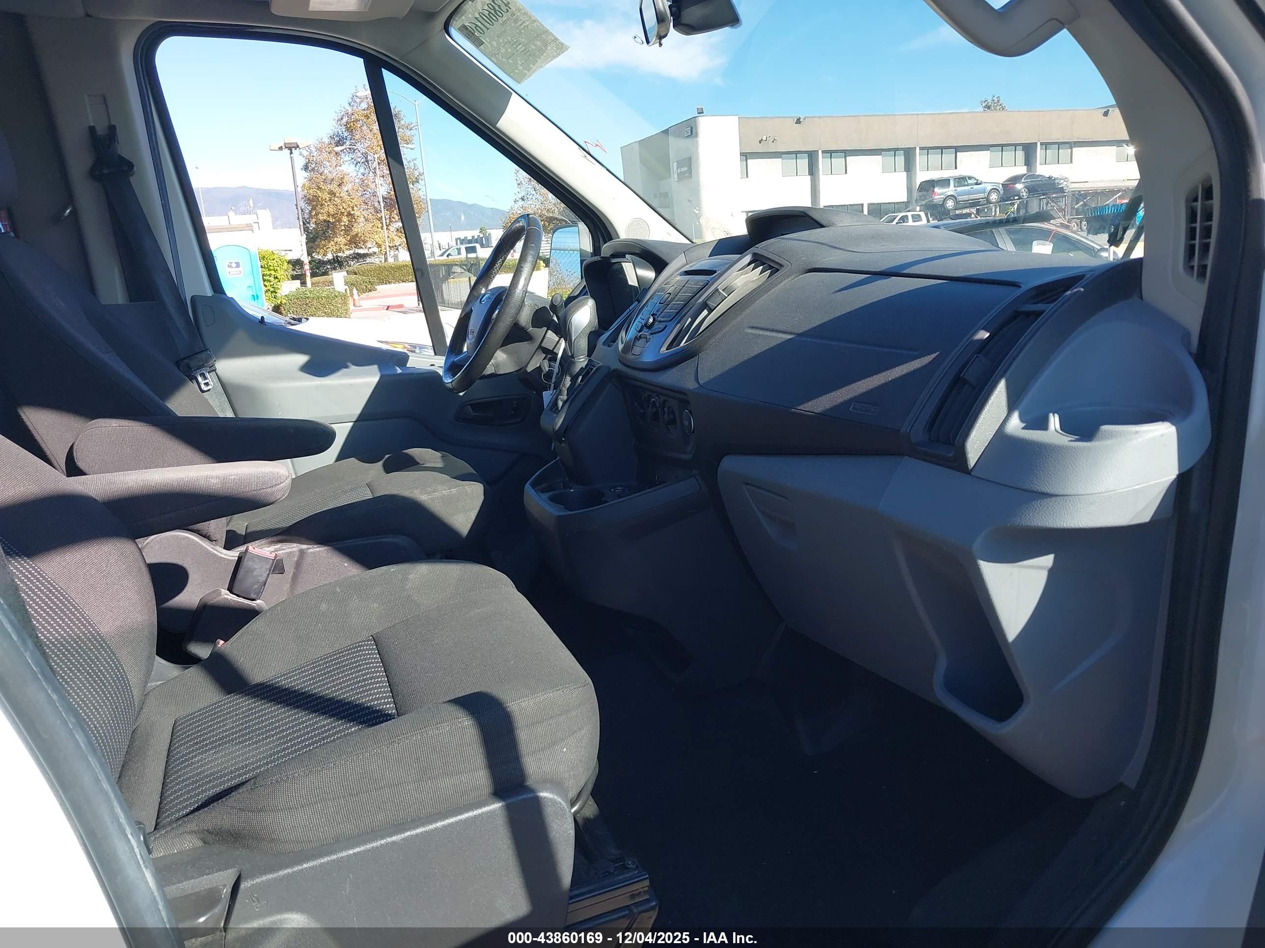 FORD TRANSIT-350 image 5