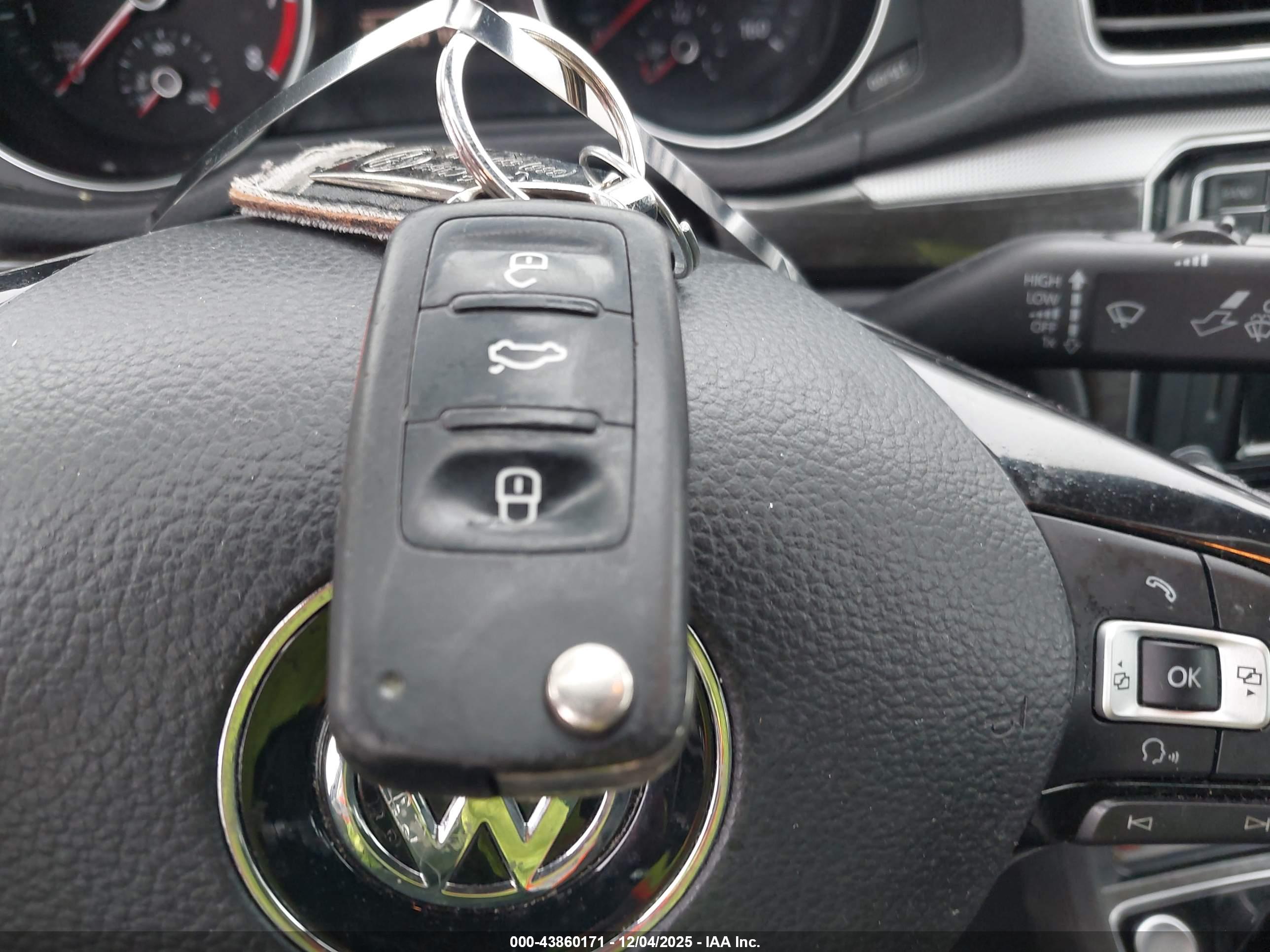 VOLKSWAGEN PASSAT image 11