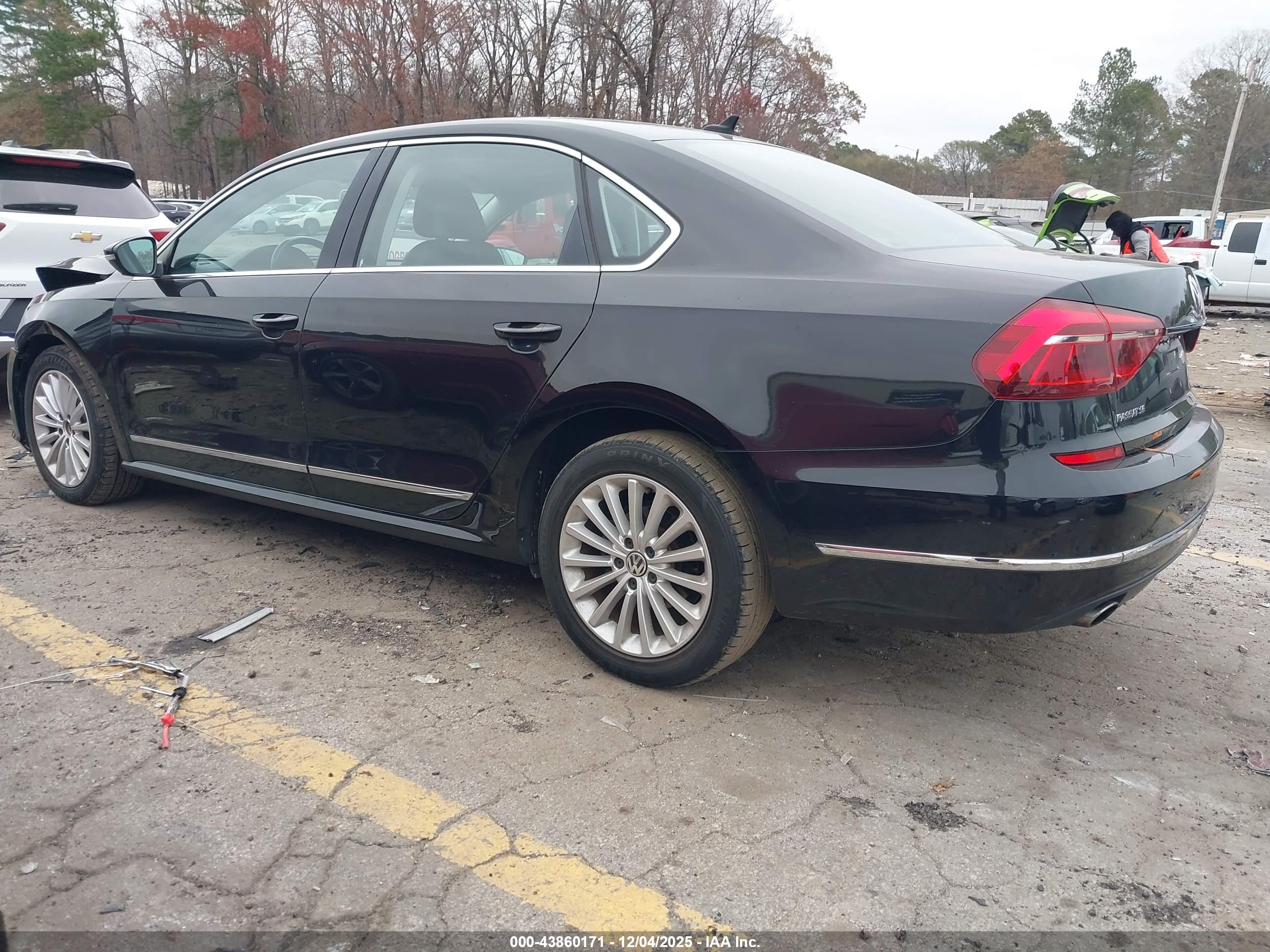 VOLKSWAGEN PASSAT image 3