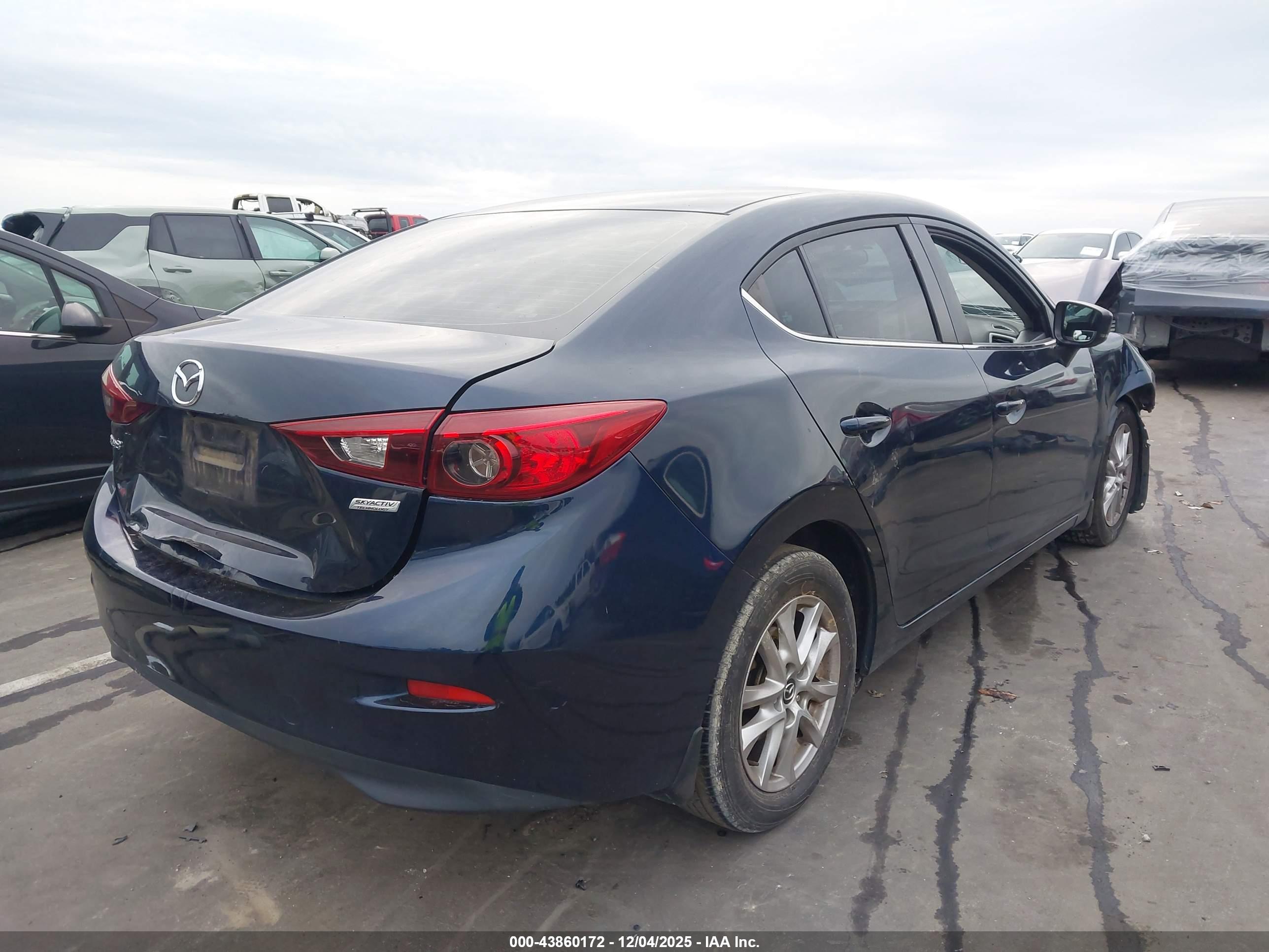 MAZDA MAZDA3 image 4