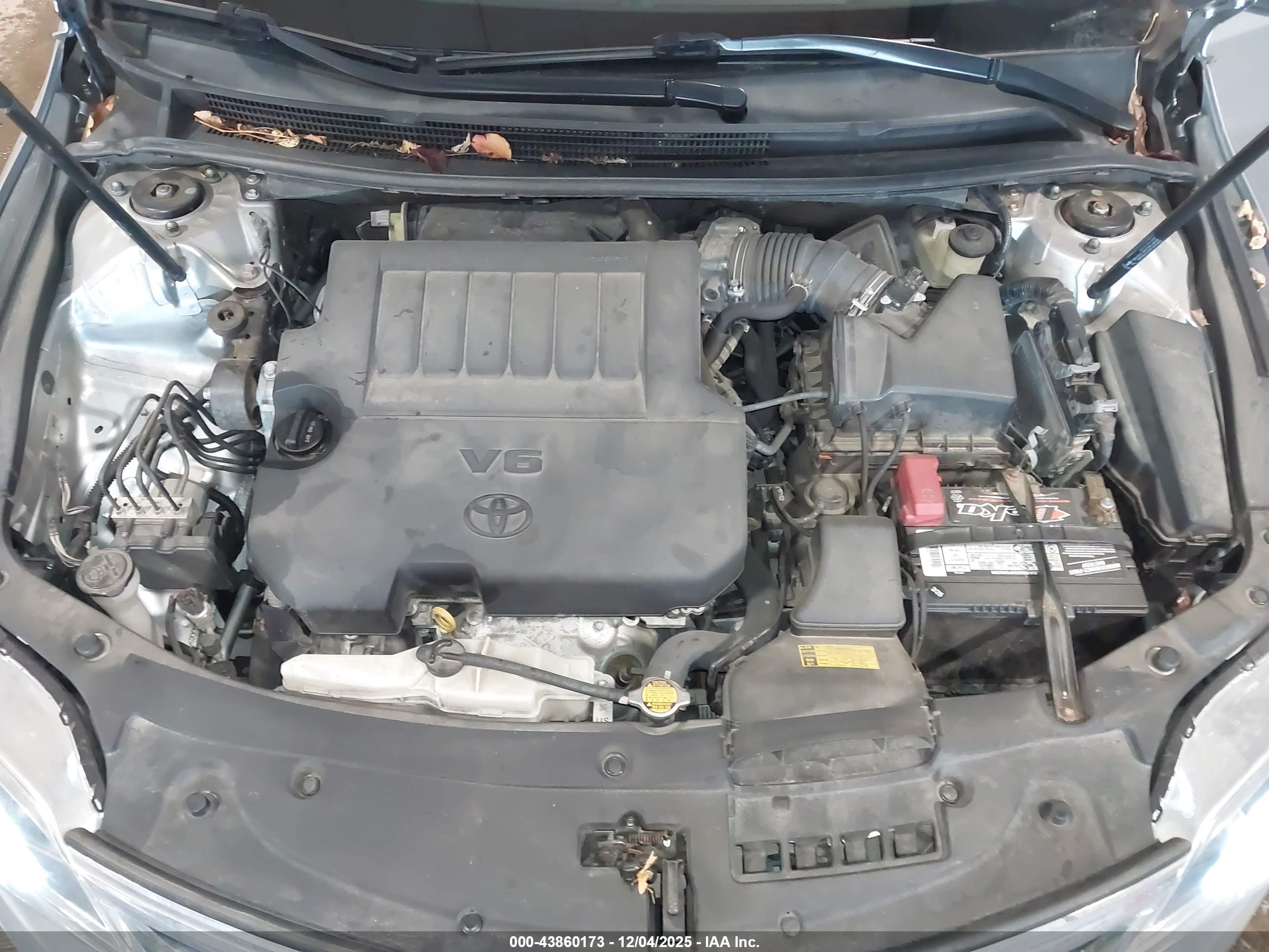 TOYOTA AVALON image 10