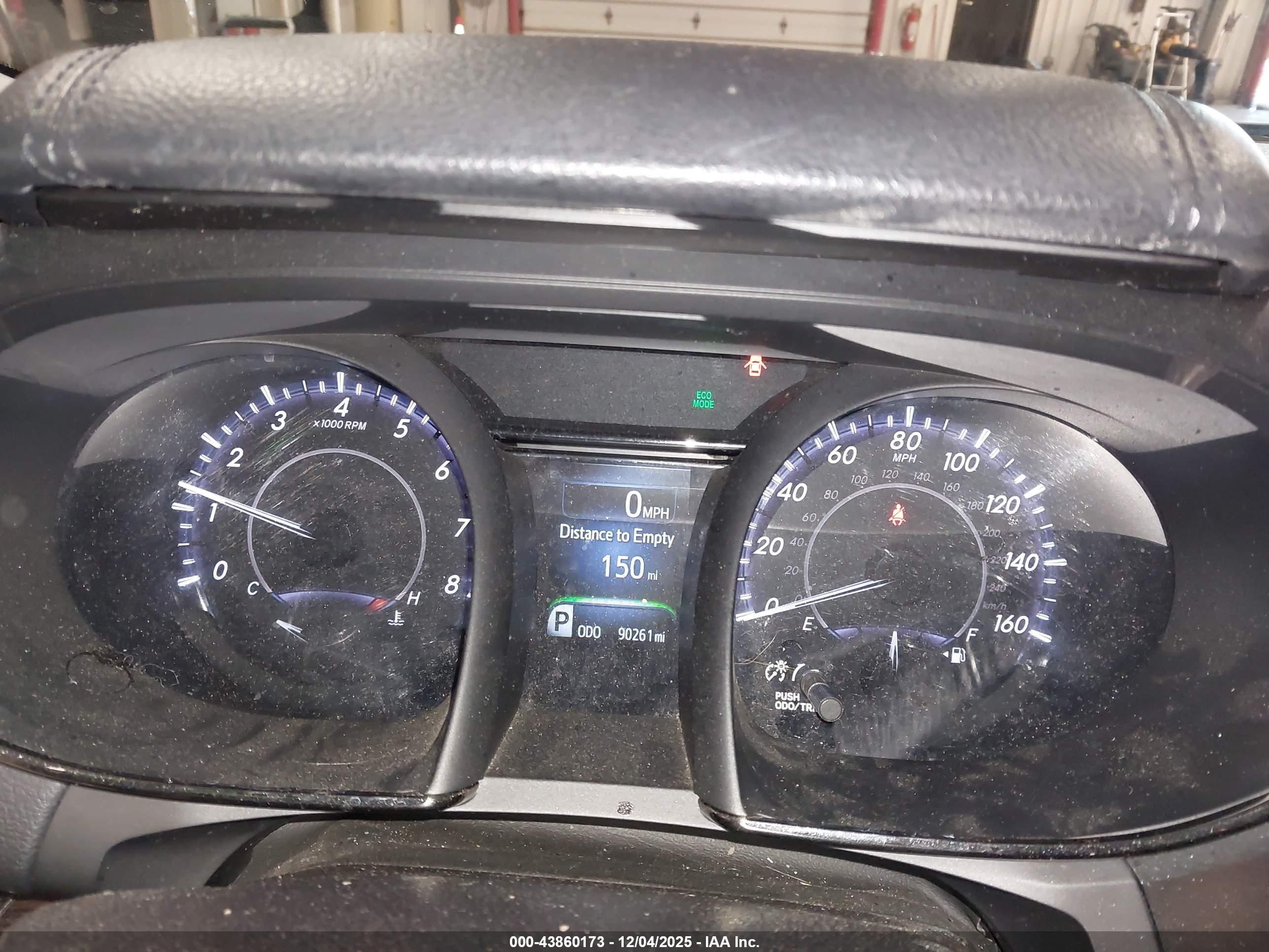 TOYOTA AVALON image 7