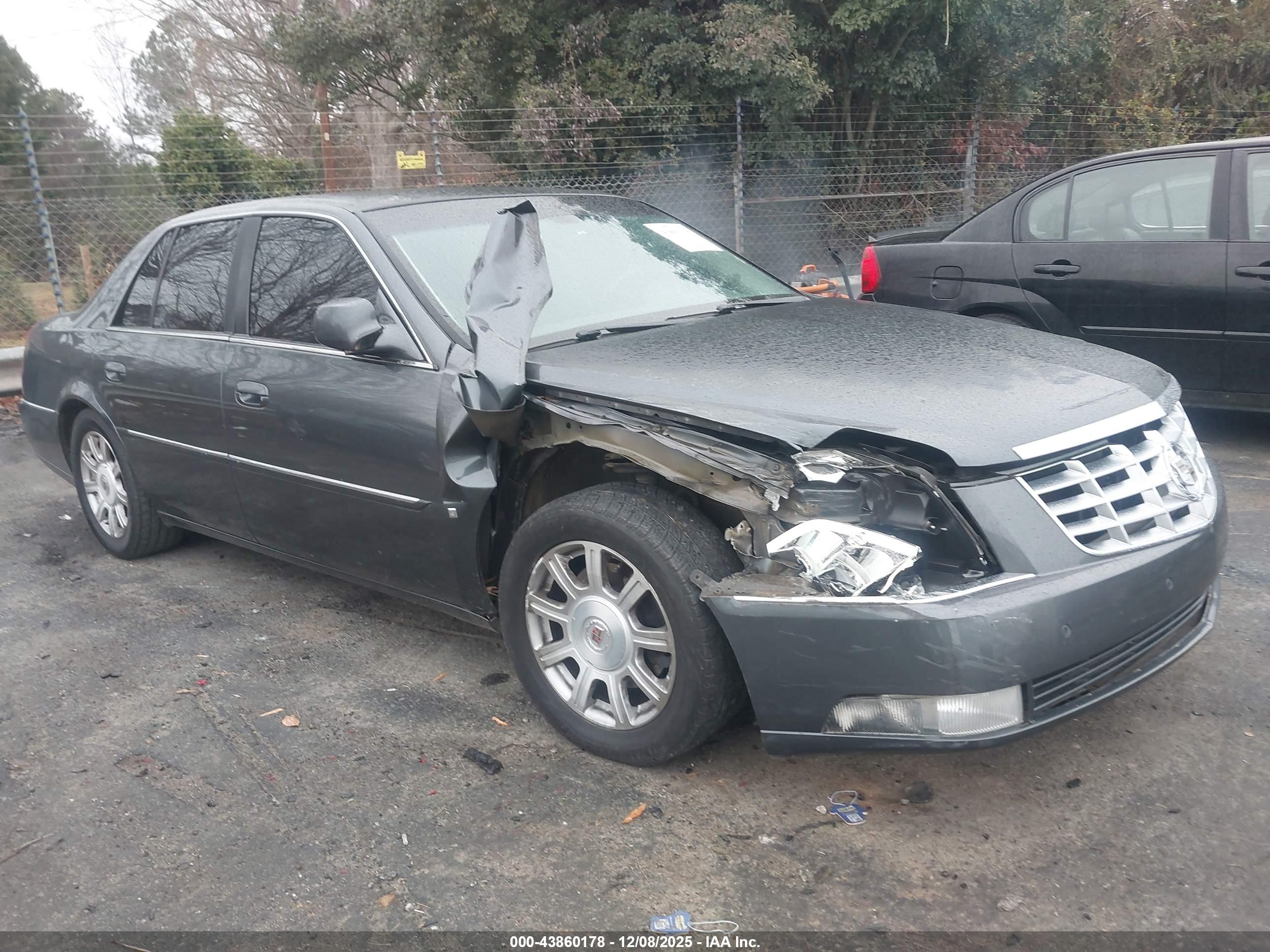 CADILLAC DTS image 6