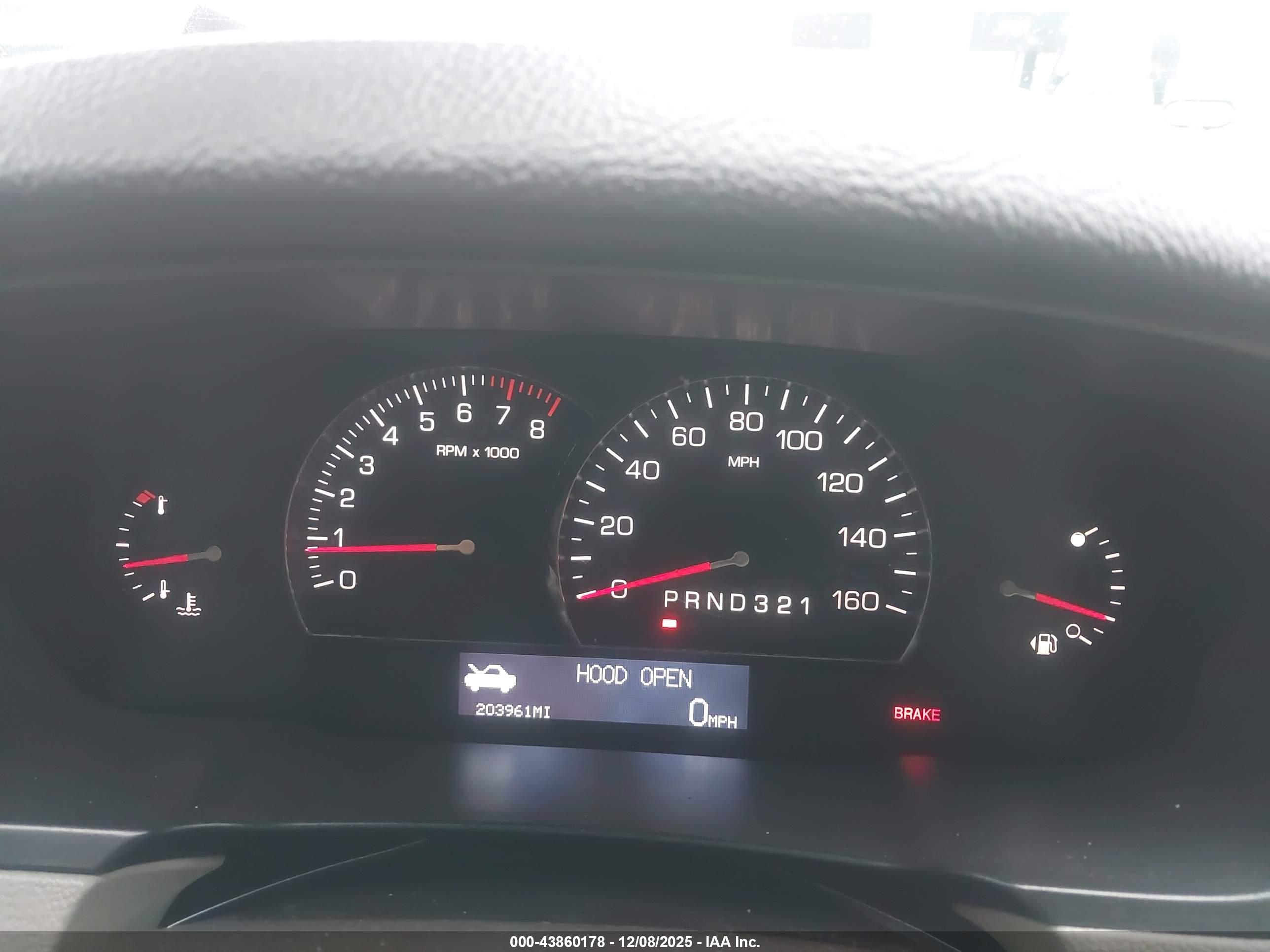CADILLAC DTS image 7