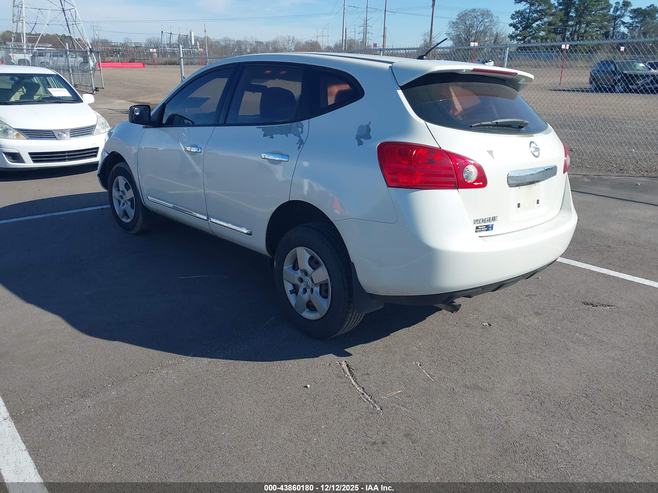 NISSAN ROGUE image 3