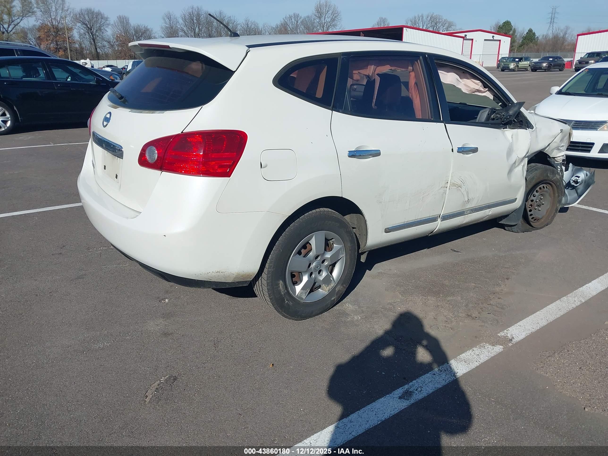 NISSAN ROGUE image 4