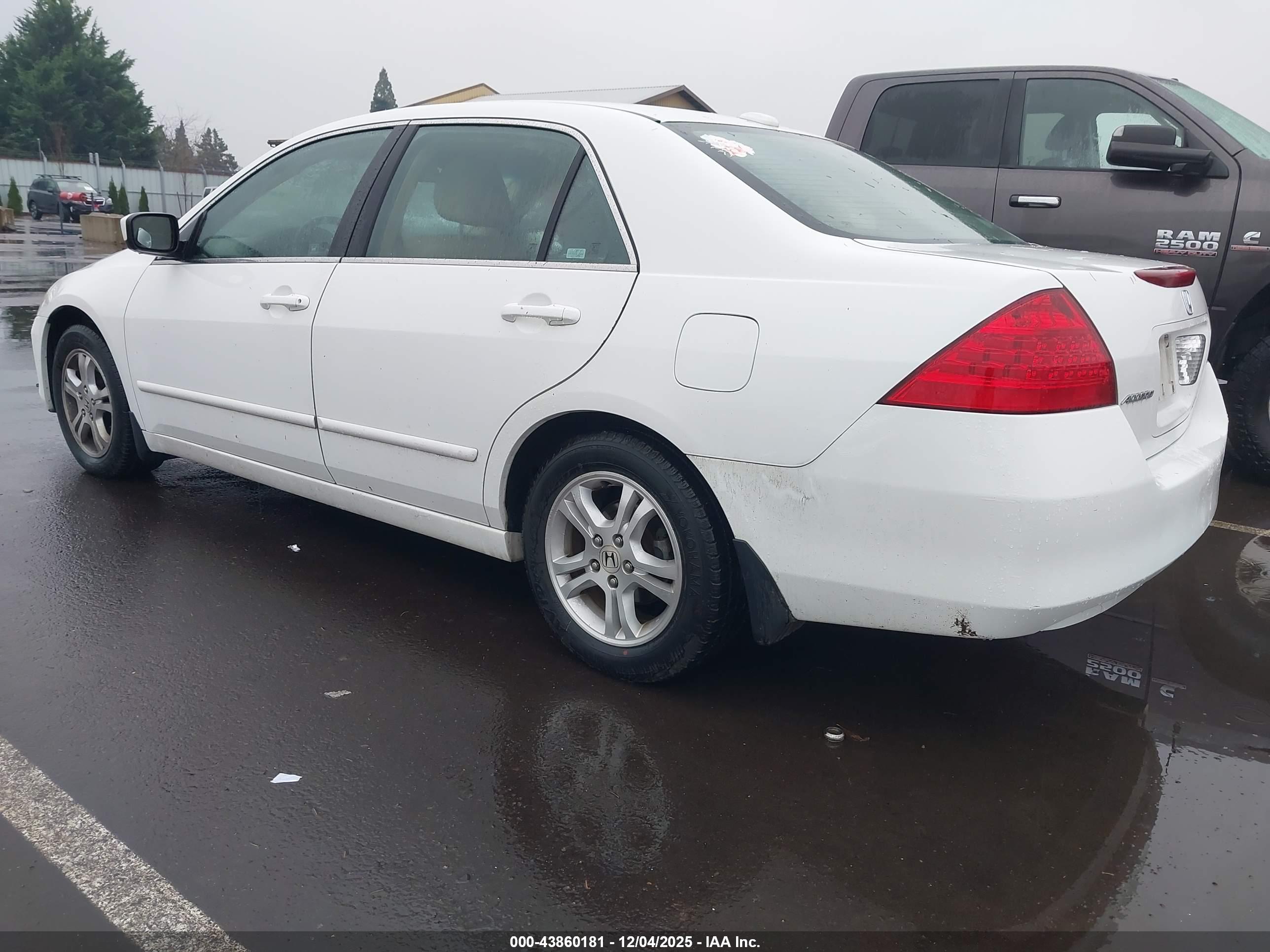 HONDA ACCORD image 3