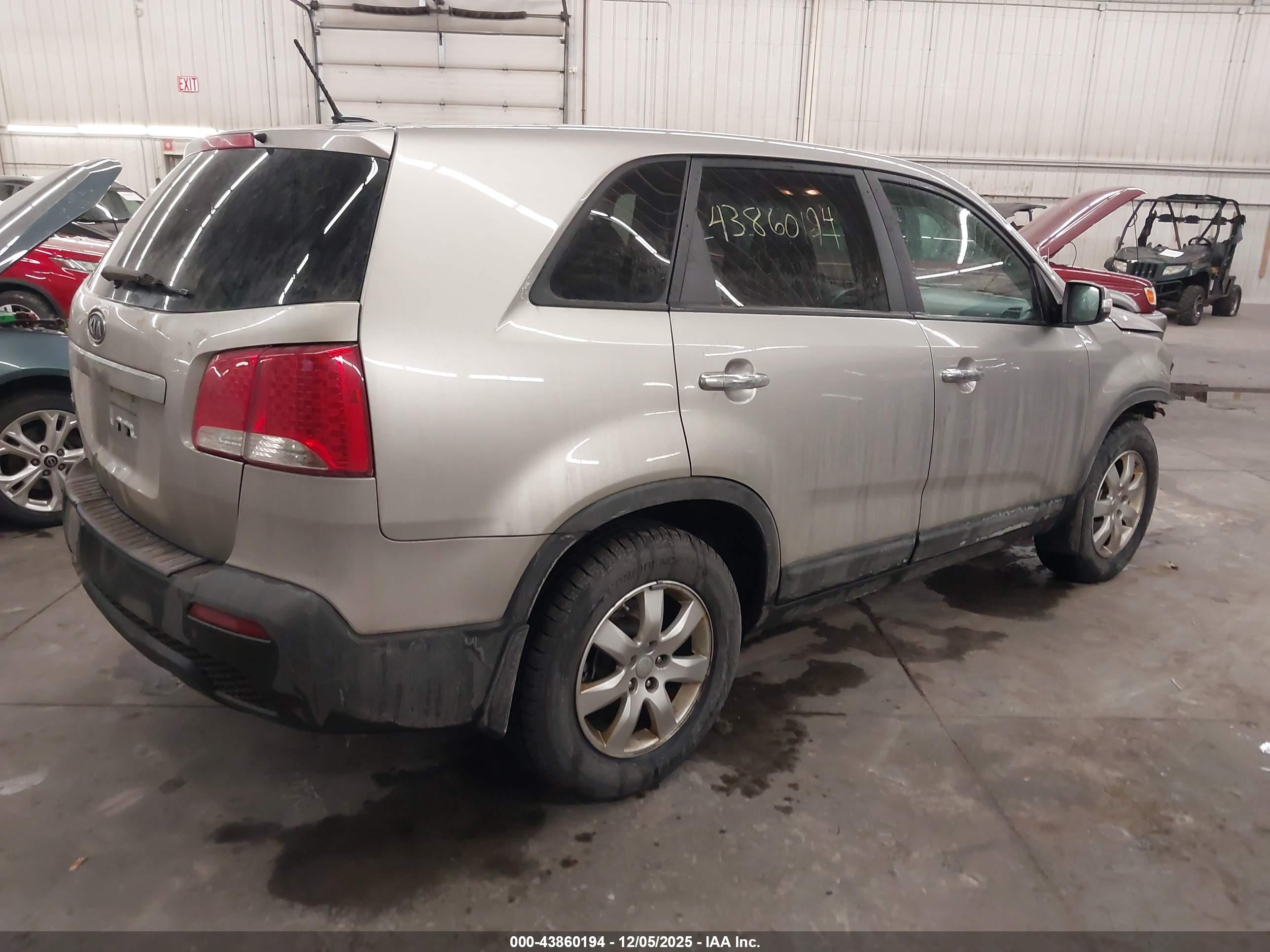 KIA SORENTO image 4