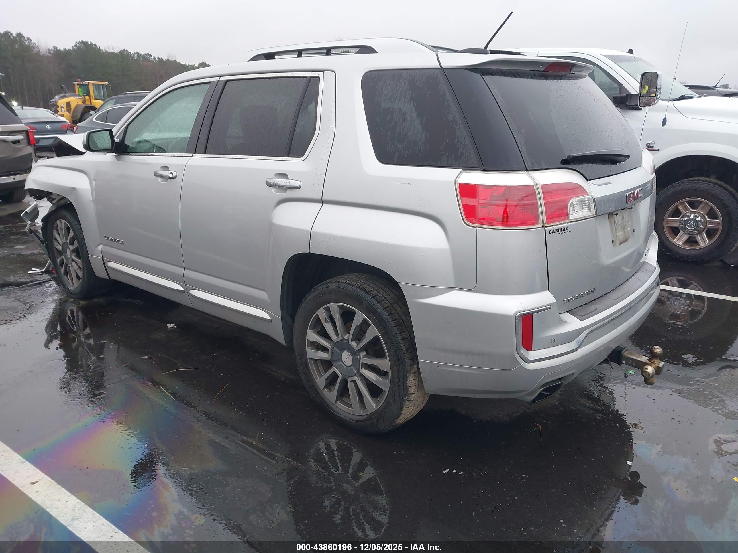 GMC TERRAIN image 3