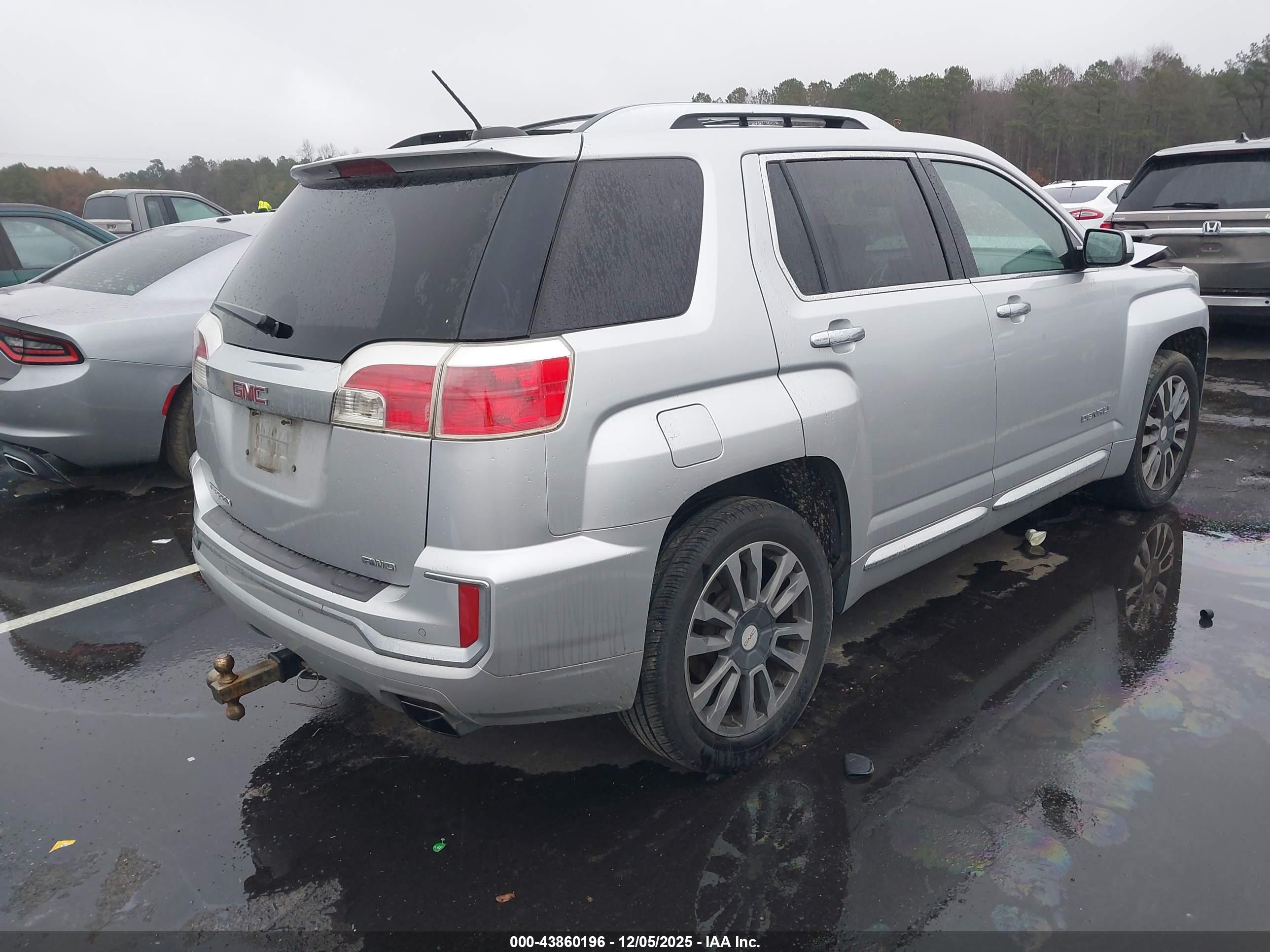GMC TERRAIN image 4