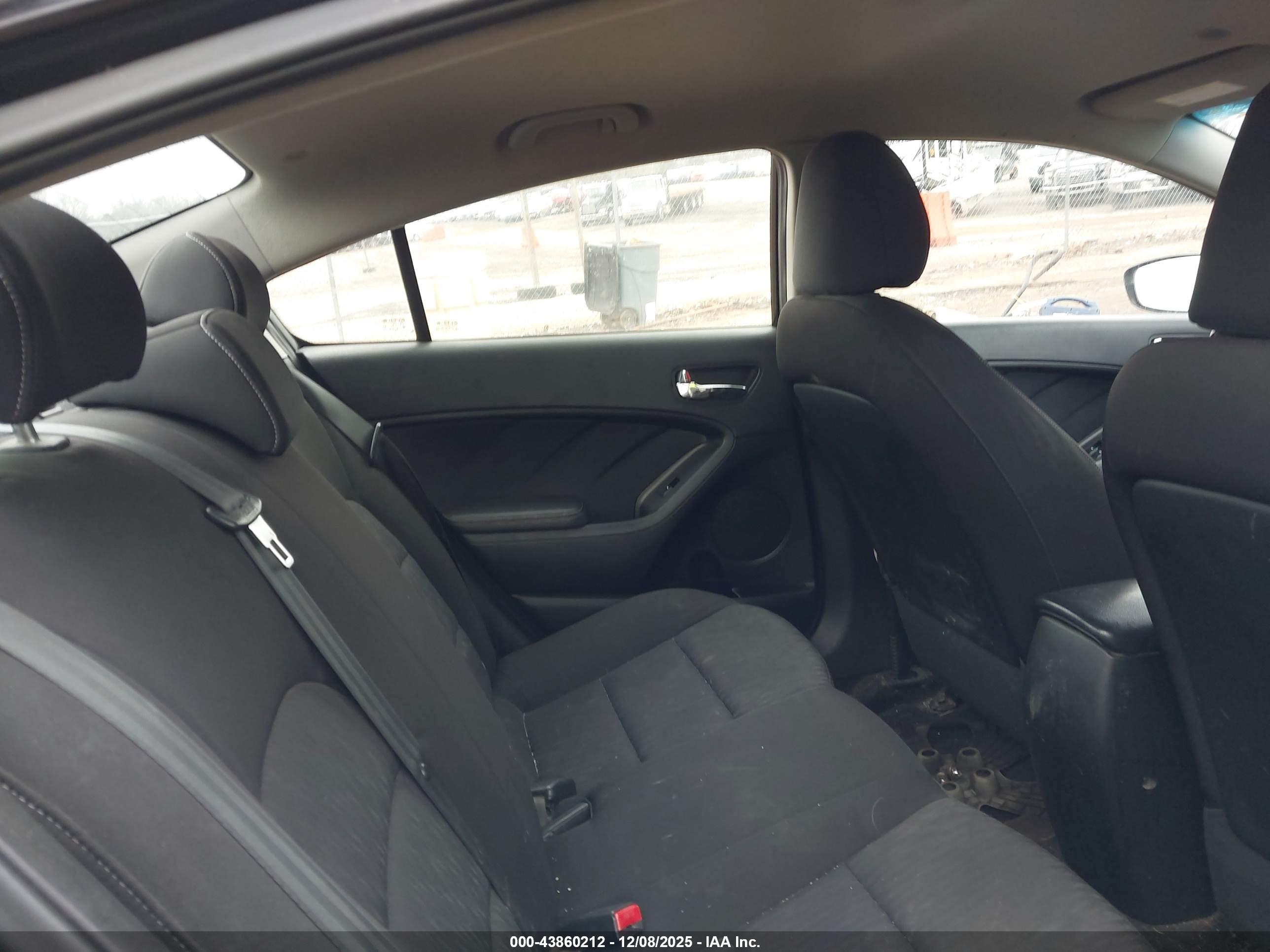 KIA FORTE image 8