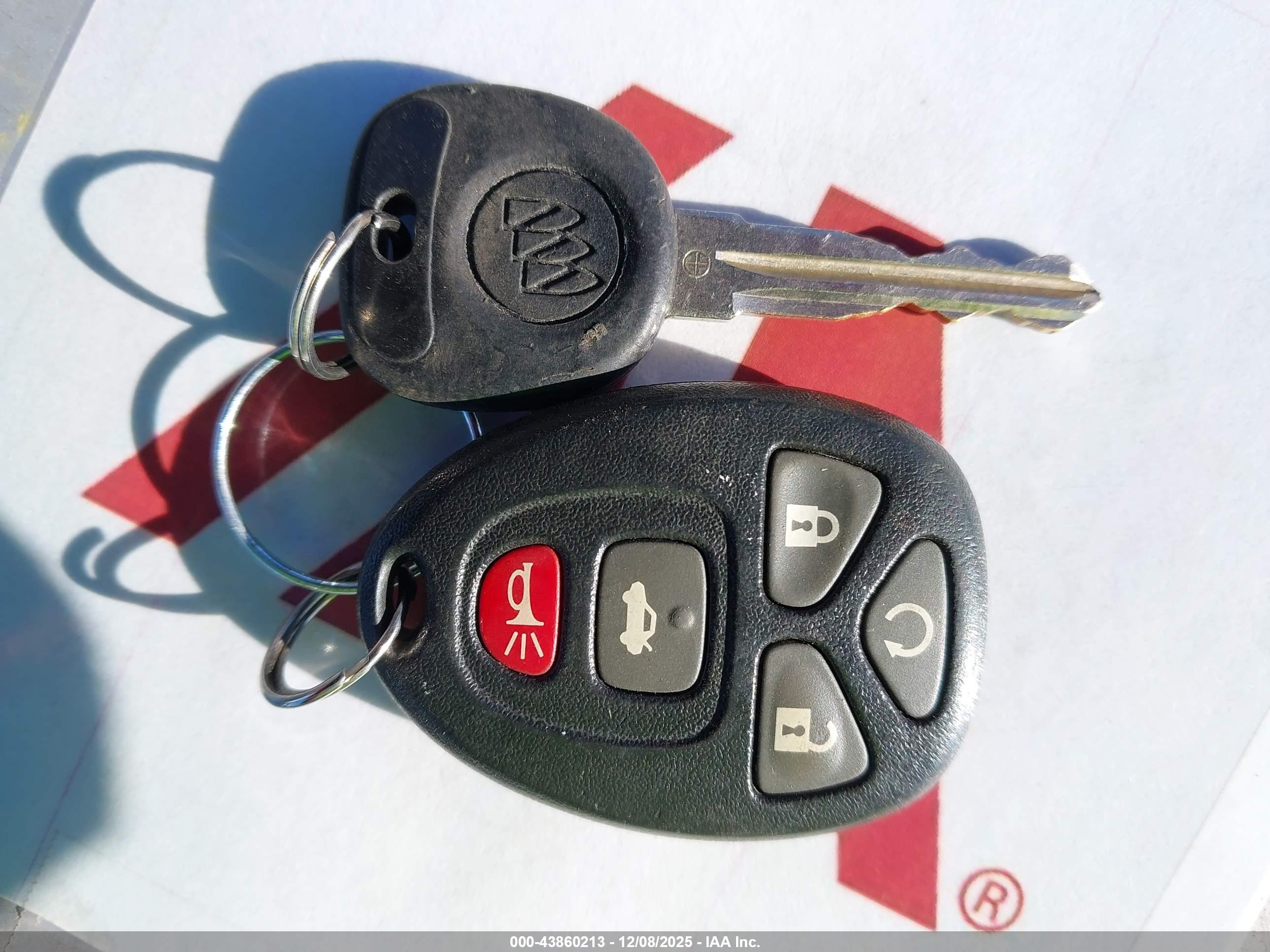 BUICK LUCERNE image 11