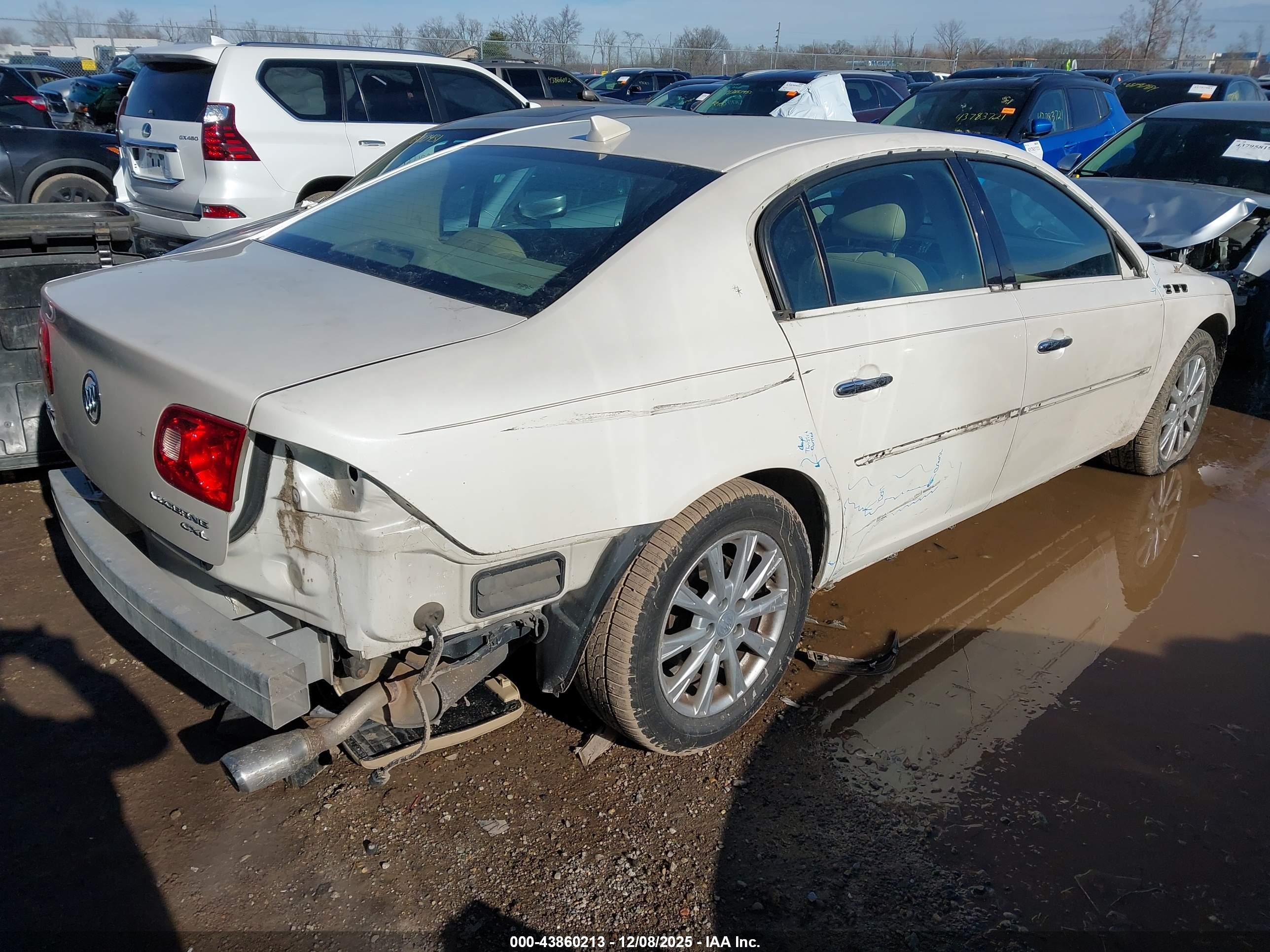 BUICK LUCERNE image 4