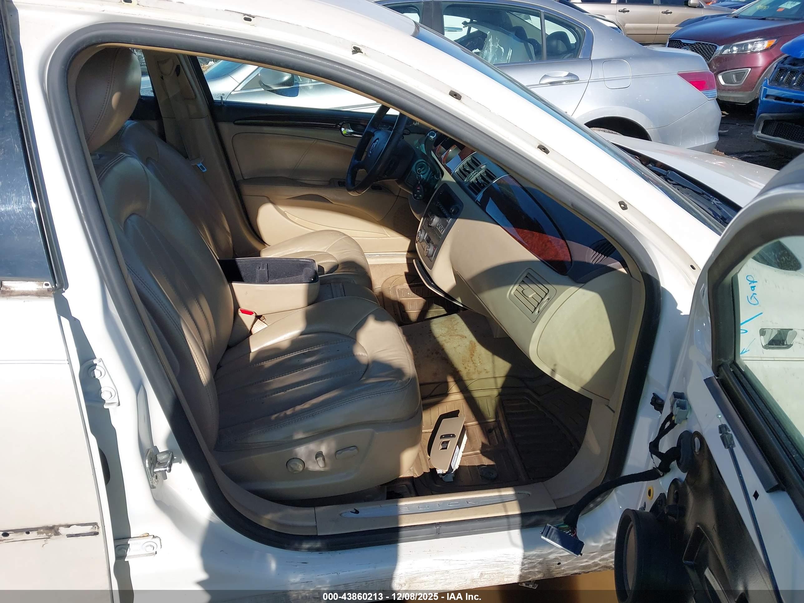 BUICK LUCERNE image 5