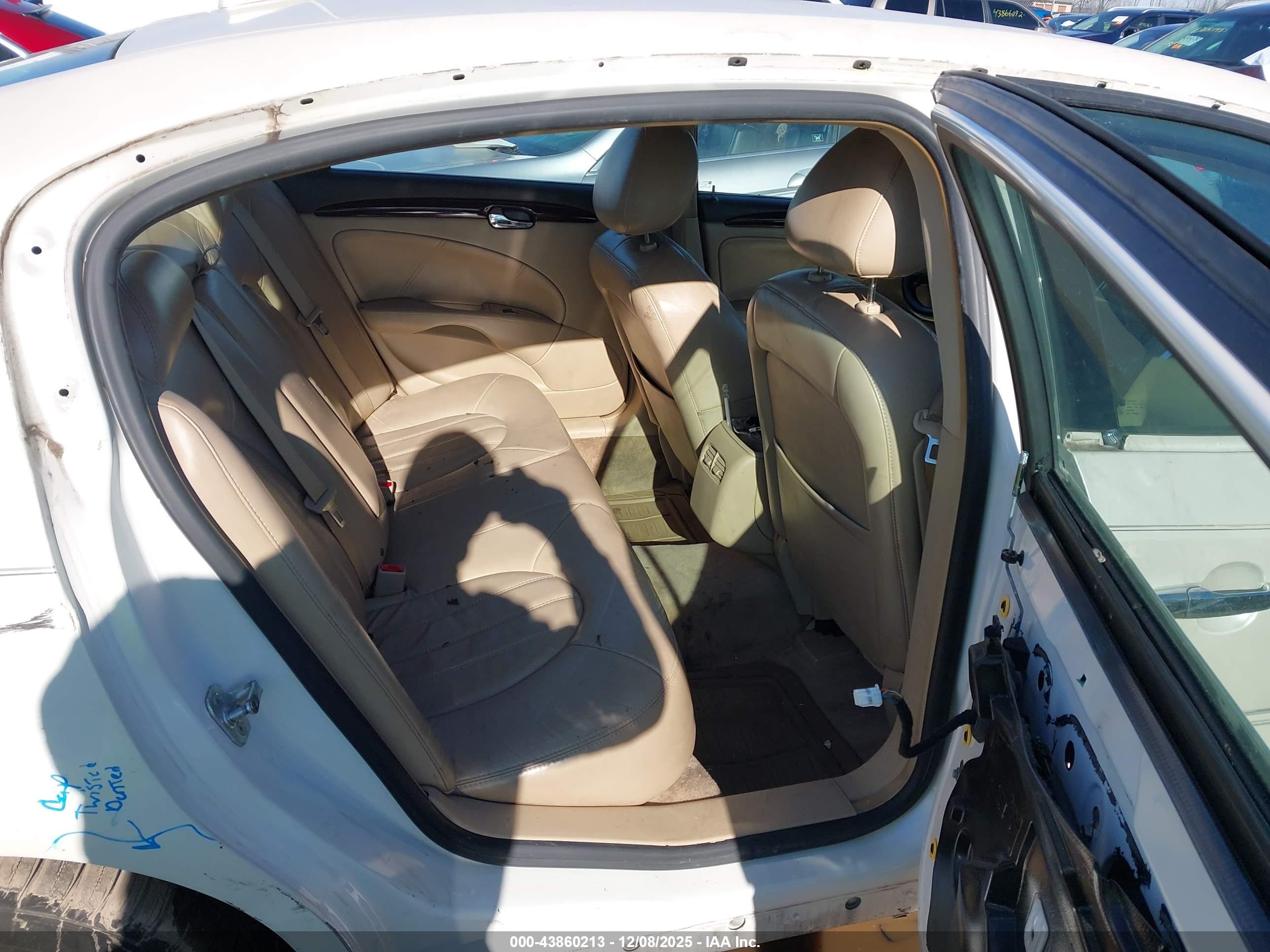 BUICK LUCERNE image 8