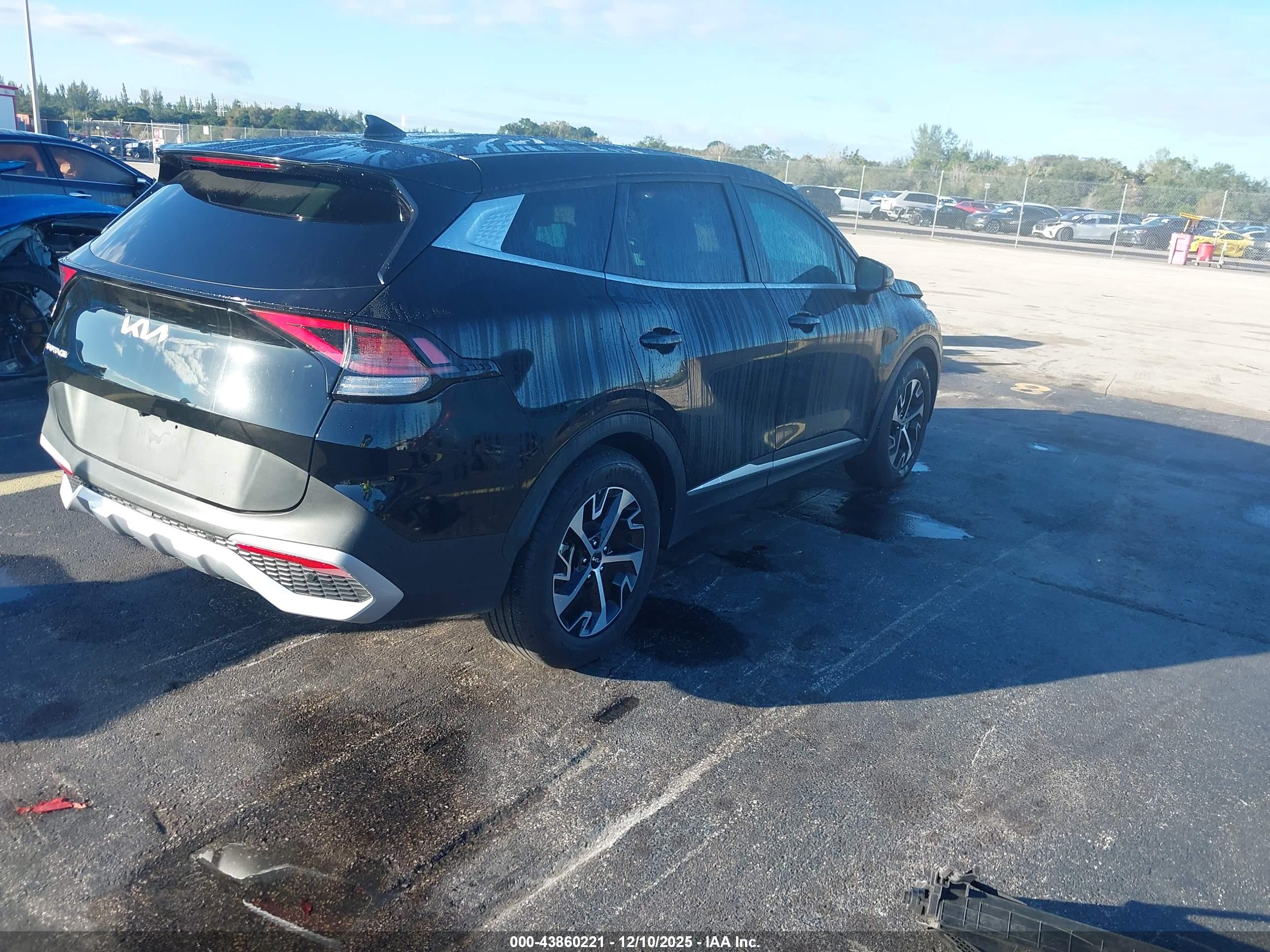 KIA SPORTAGE image 4