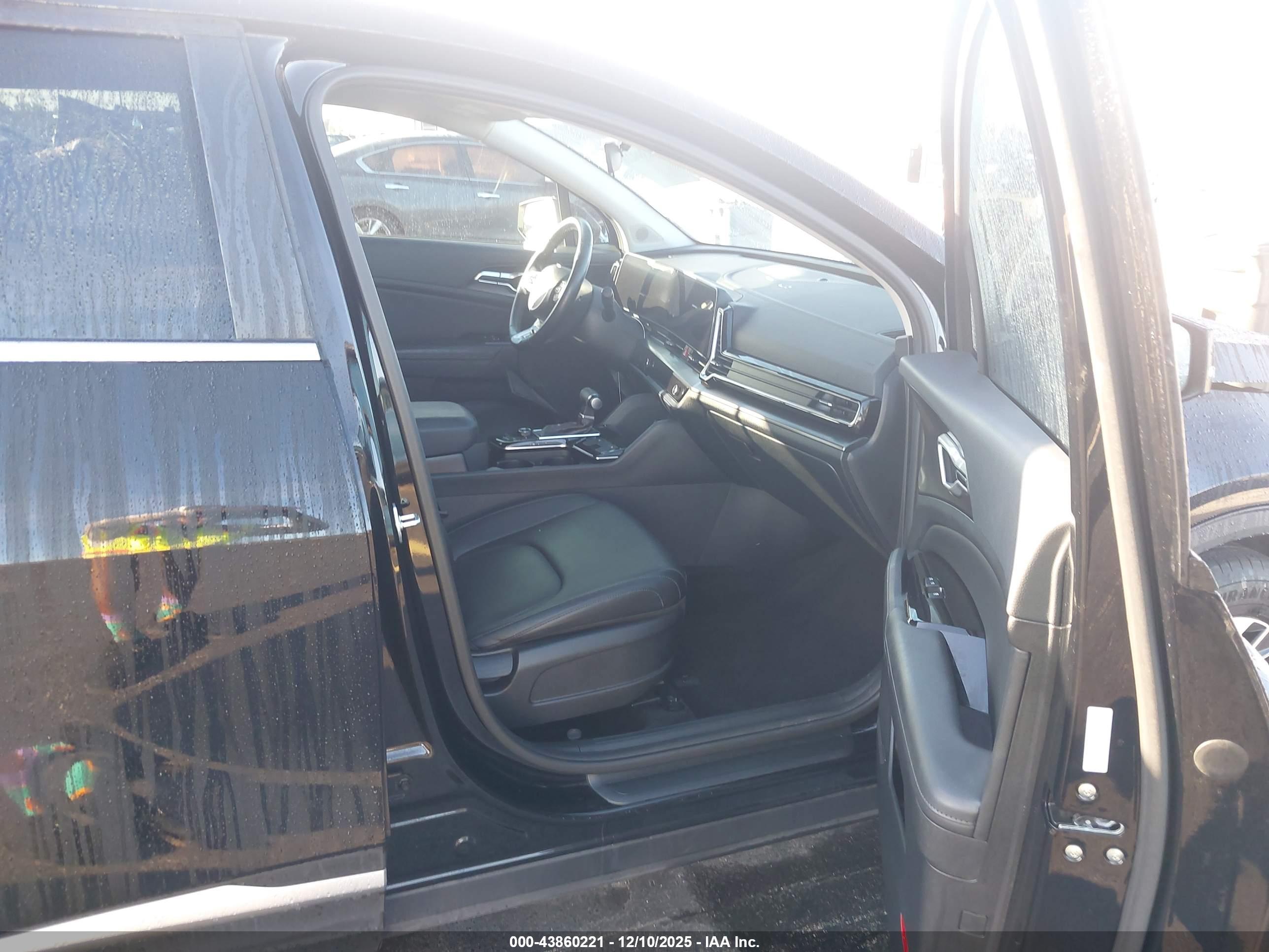 KIA SPORTAGE image 5
