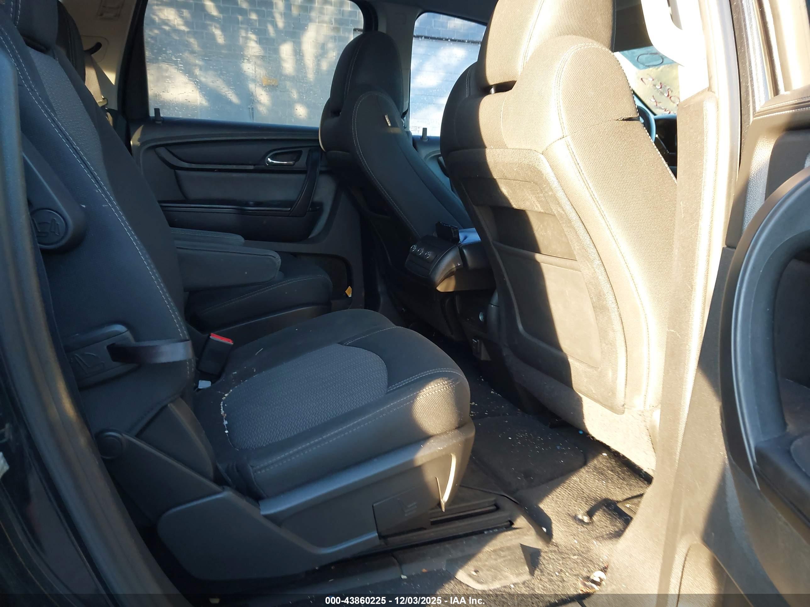 CHEVROLET TRAVERSE image 8