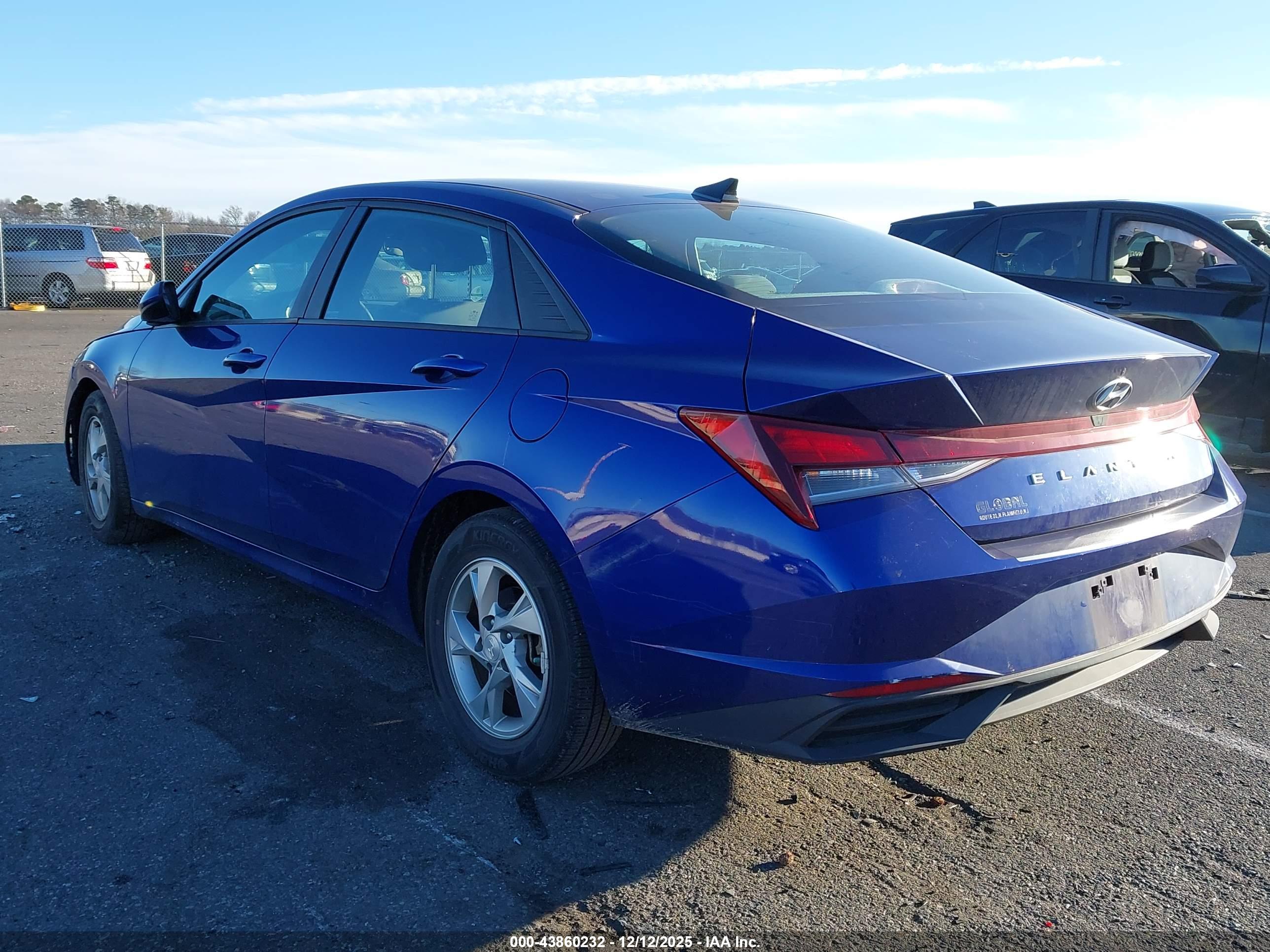 HYUNDAI ELANTRA image 3