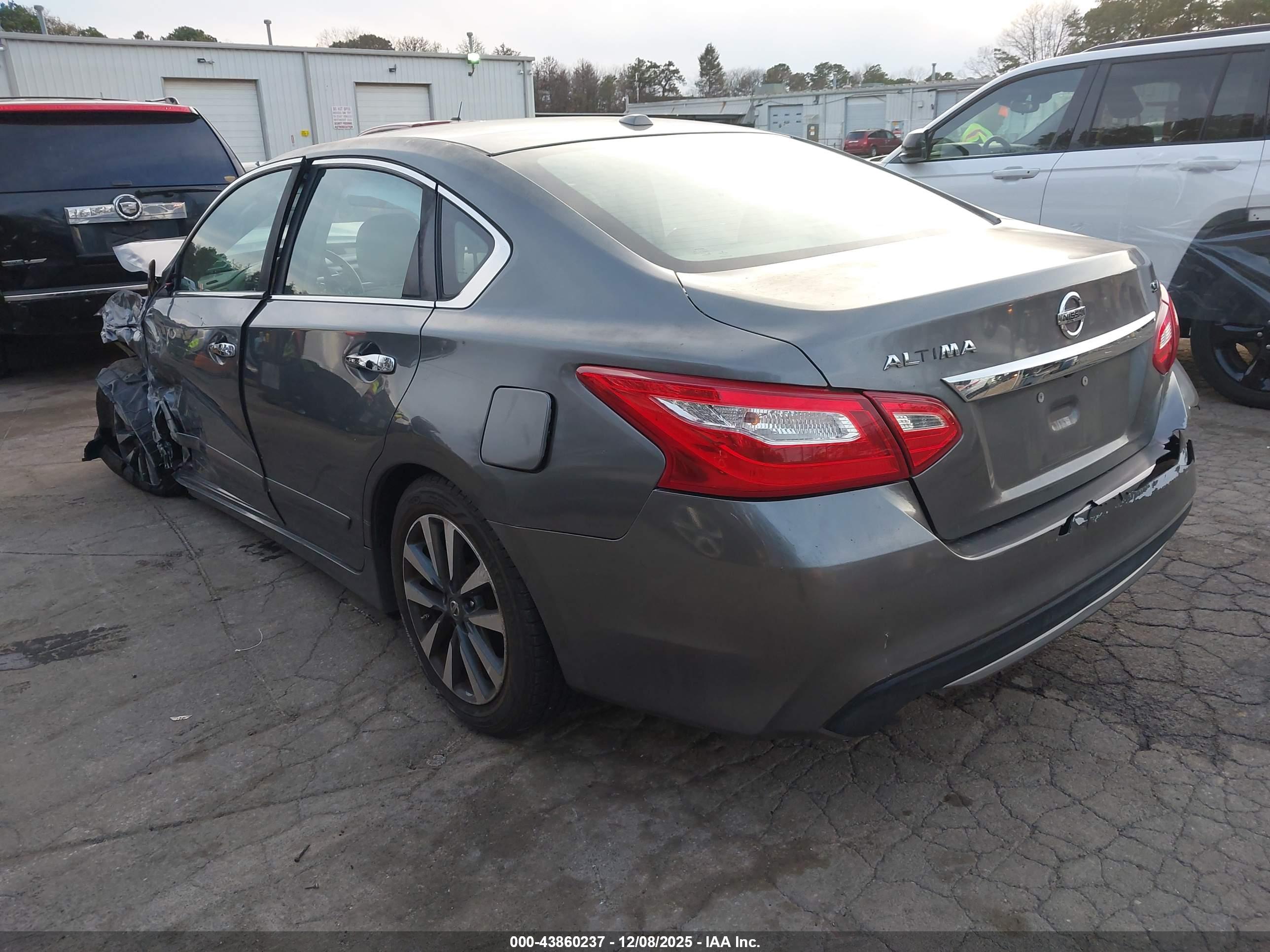 NISSAN ALTIMA image 3
