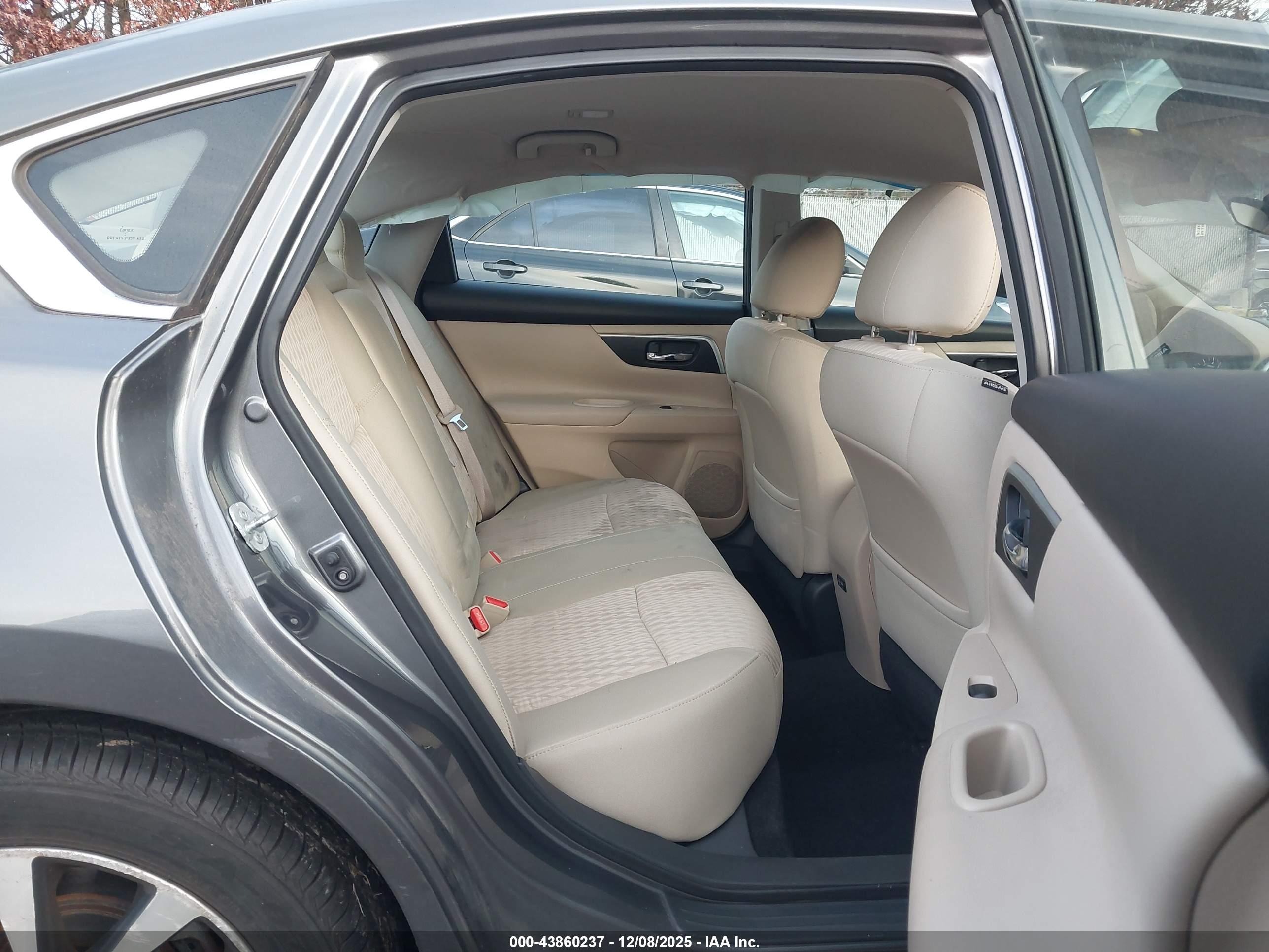 NISSAN ALTIMA image 8