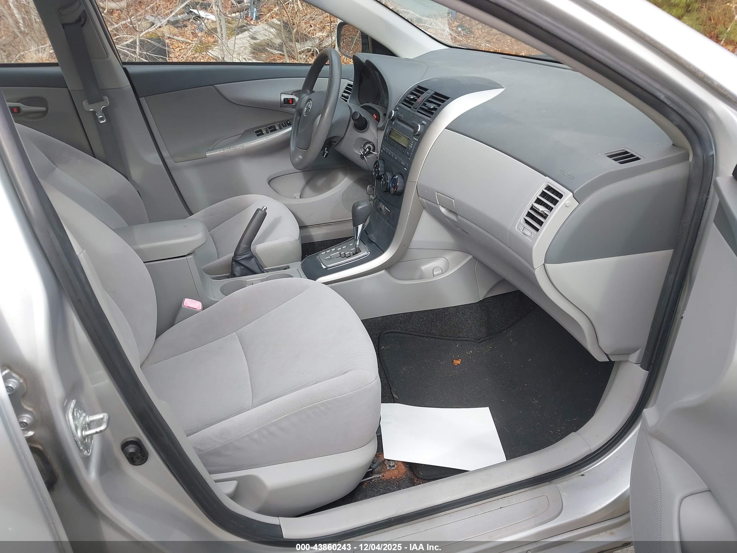 TOYOTA COROLLA image 5