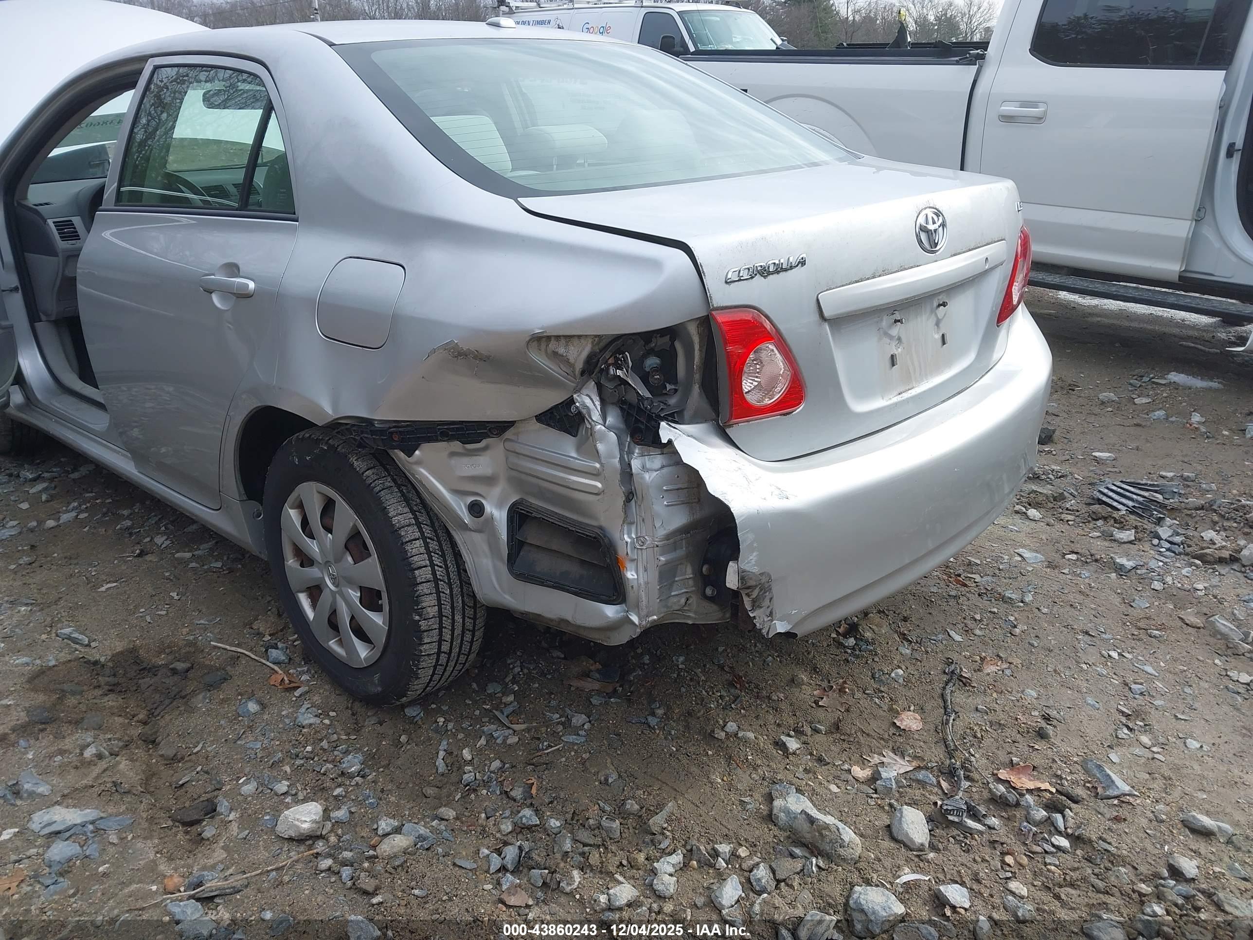 TOYOTA COROLLA image 6