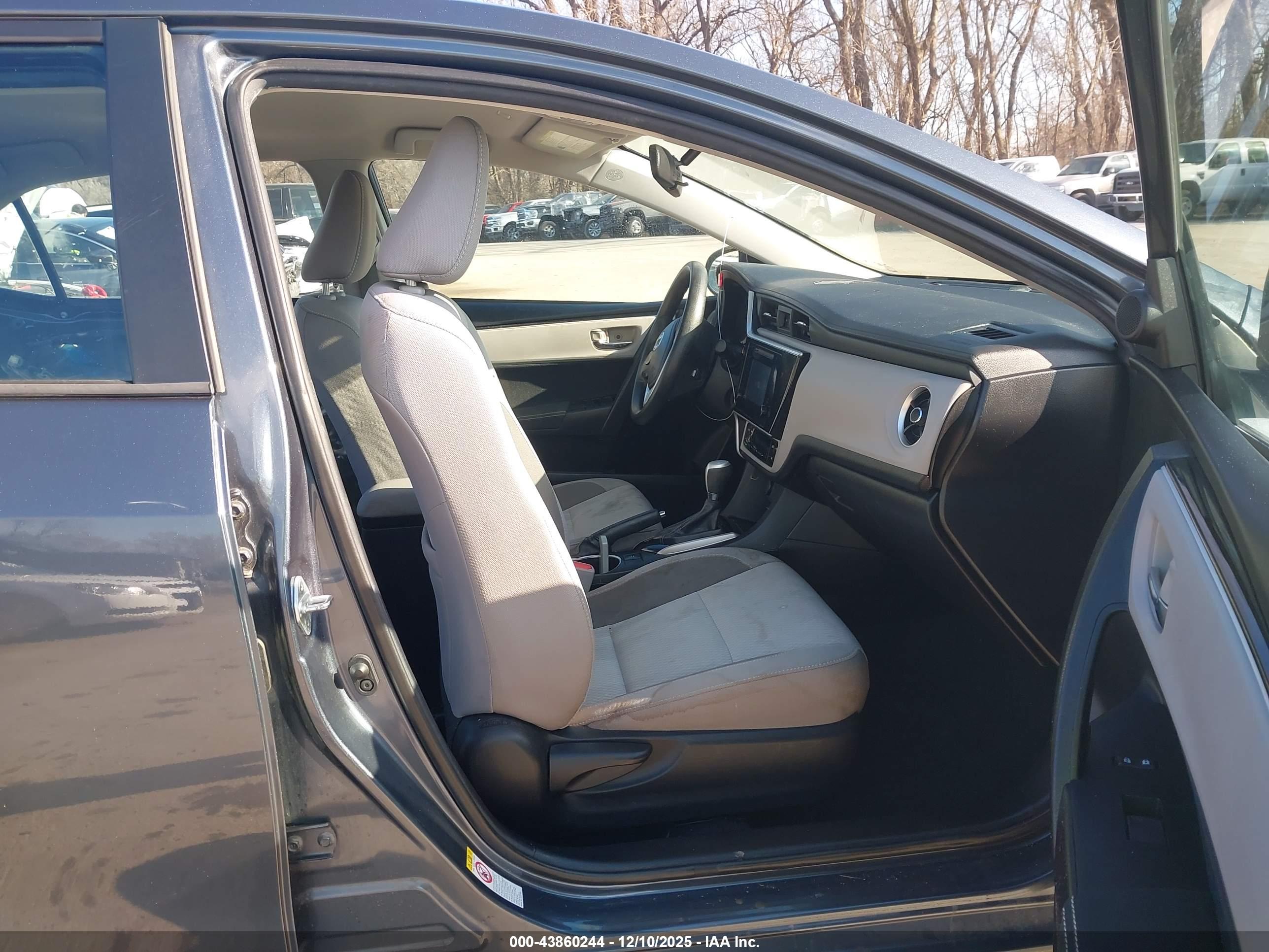 TOYOTA COROLLA image 5