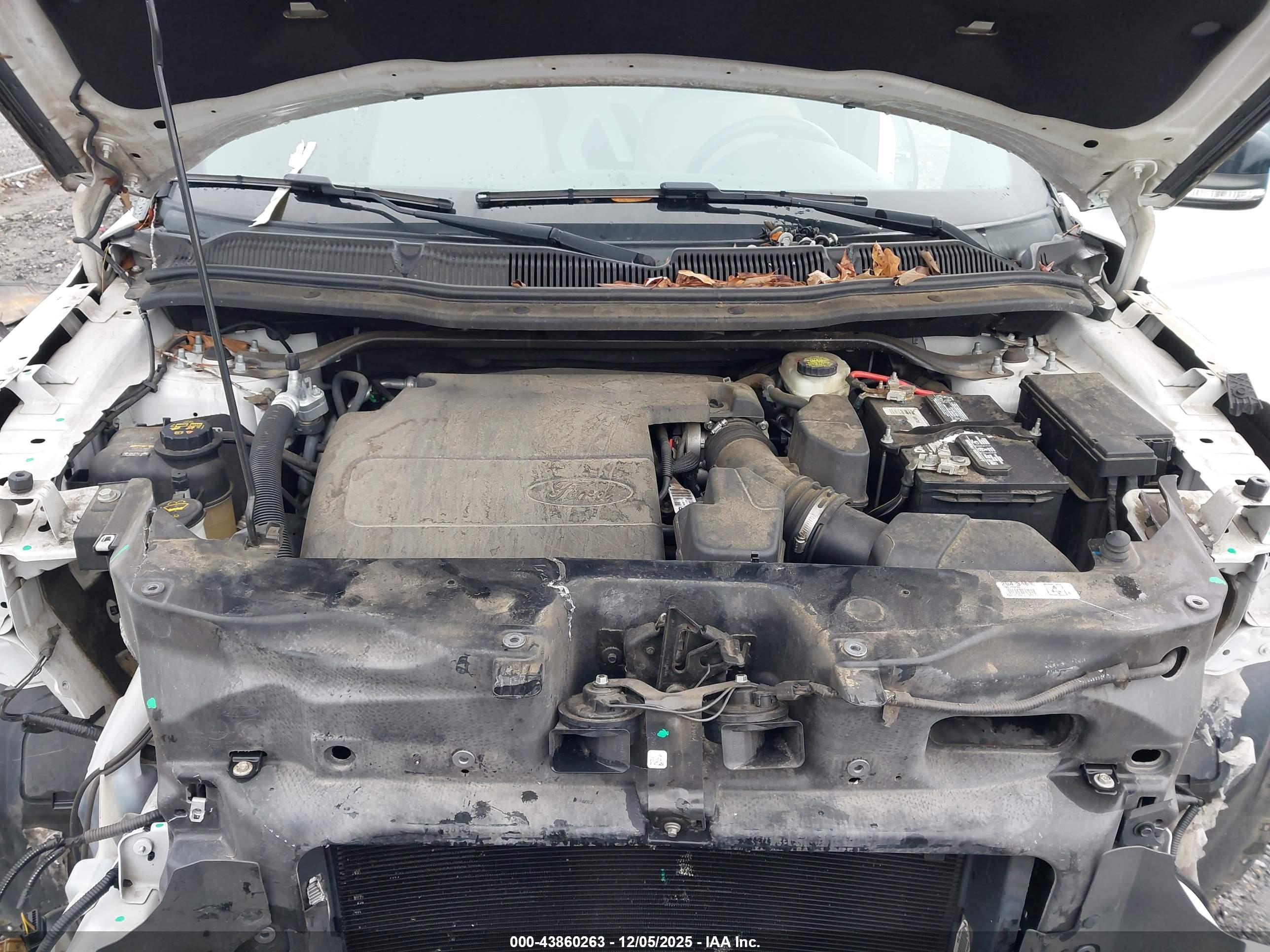 FORD EXPLORER image 10