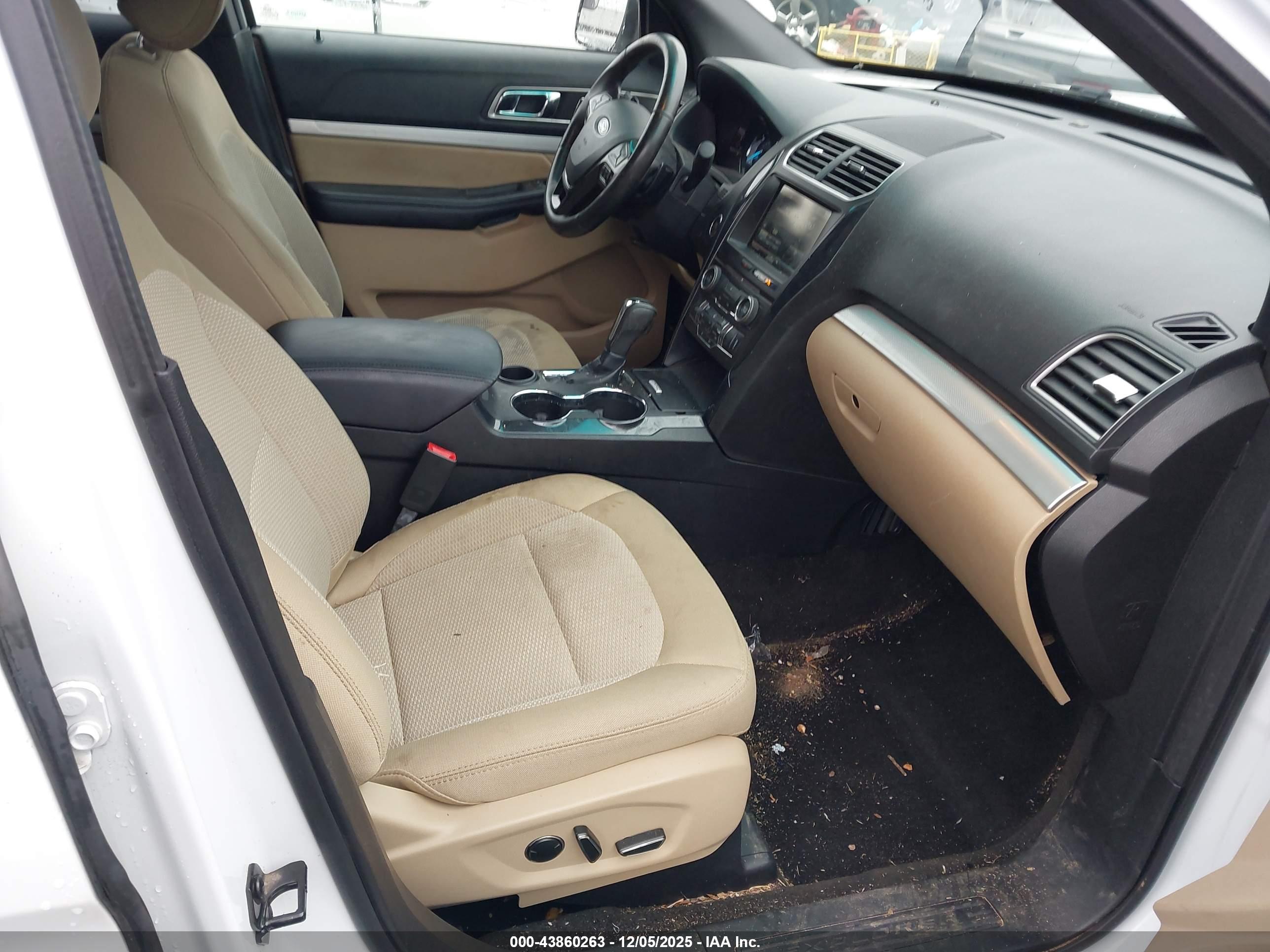 FORD EXPLORER image 5